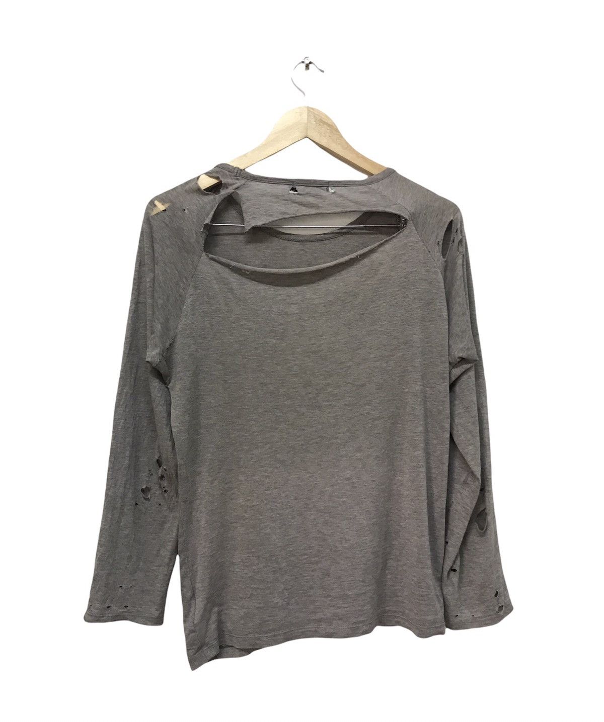 Burberry Rare❗️Burberry Distressed Long Sleeve T-Shirt Size M / US 6-8 / IT 42-44 - 2 Thumbnail