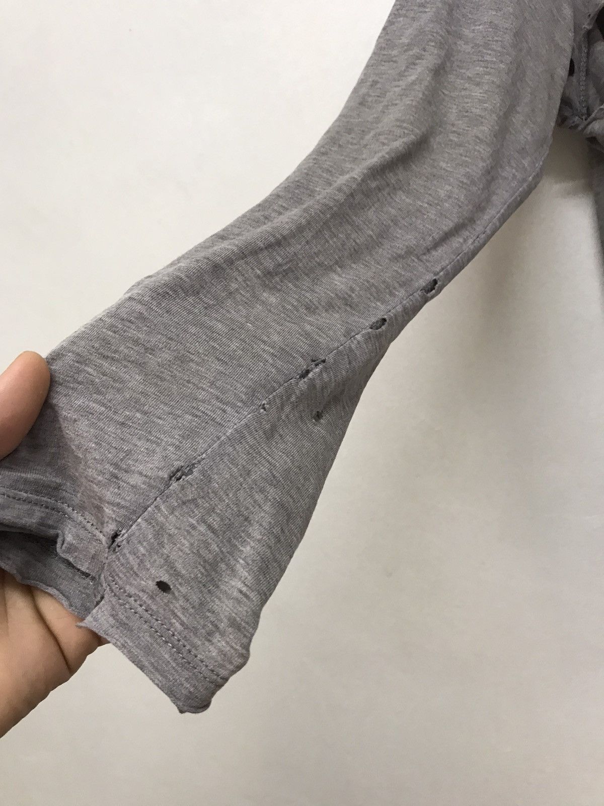Burberry Rare❗️Burberry Distressed Long Sleeve T-Shirt Size M / US 6-8 / IT 42-44 - 7 Thumbnail