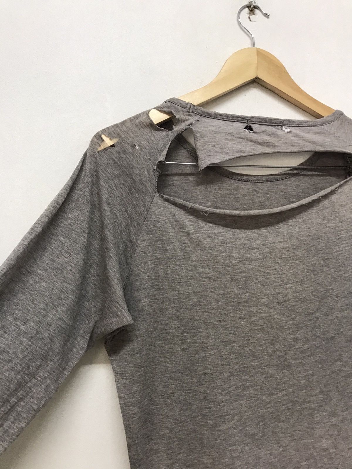 Burberry Rare❗️Burberry Distressed Long Sleeve T-Shirt Size M / US 6-8 / IT 42-44 - 11 Thumbnail