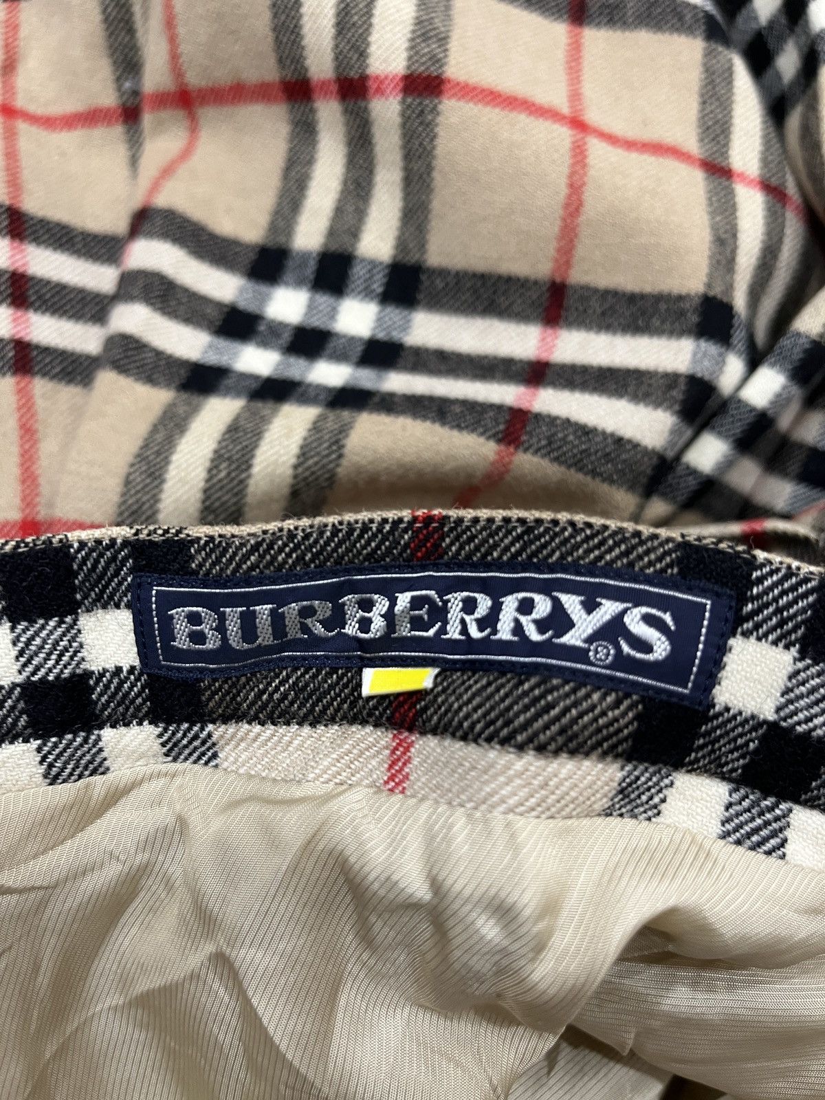 Burberry (Ttt). 💣🔥ARCHIVE COLLECTION BURBERRYS NOVA CHECK SKIRTS Size 24" / US 00 / IT 34 - 8 Thumbnail