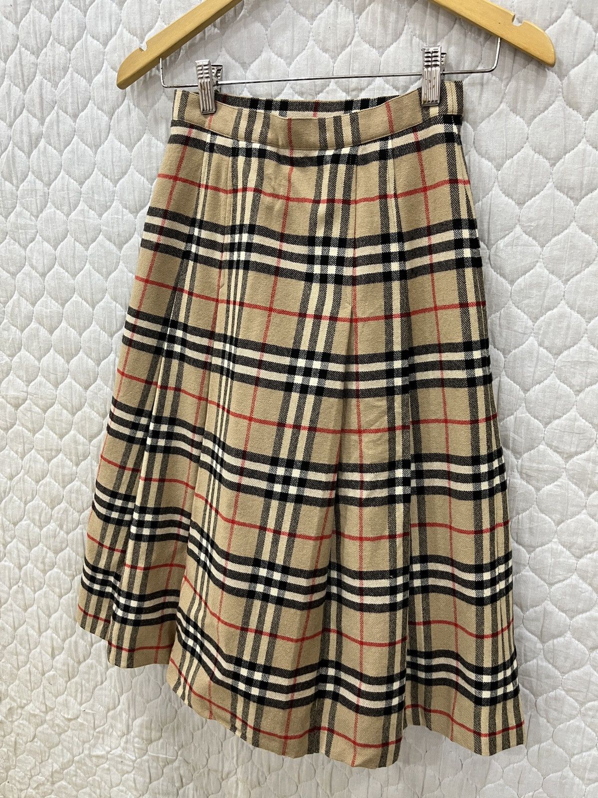 Burberry (Ttt). 💣🔥ARCHIVE COLLECTION BURBERRYS NOVA CHECK SKIRTS Size 24" / US 00 / IT 34 - 5 Thumbnail