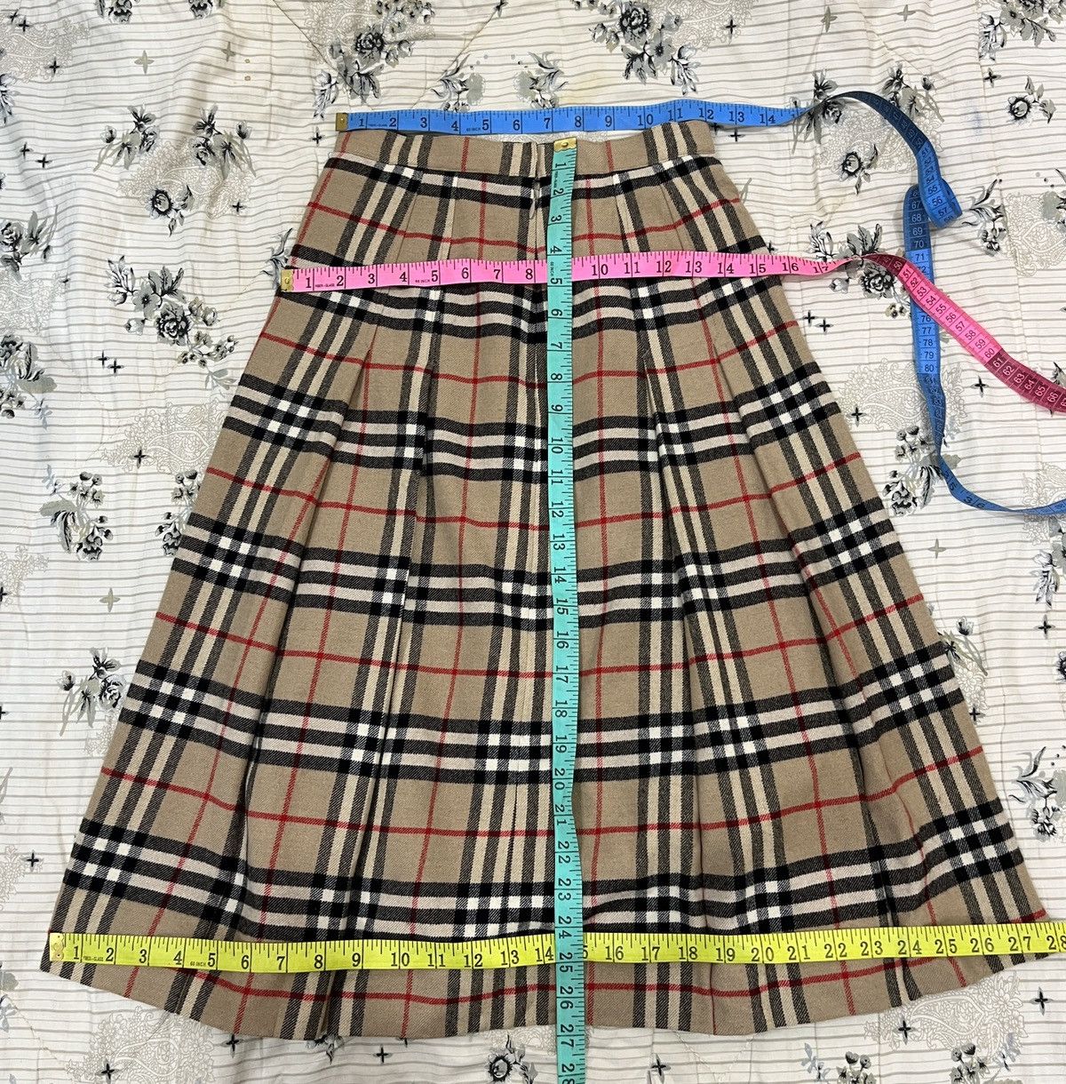 Burberry (Ttt). 💣🔥ARCHIVE COLLECTION BURBERRYS NOVA CHECK SKIRTS Size 24" / US 00 / IT 34 - 12 Thumbnail