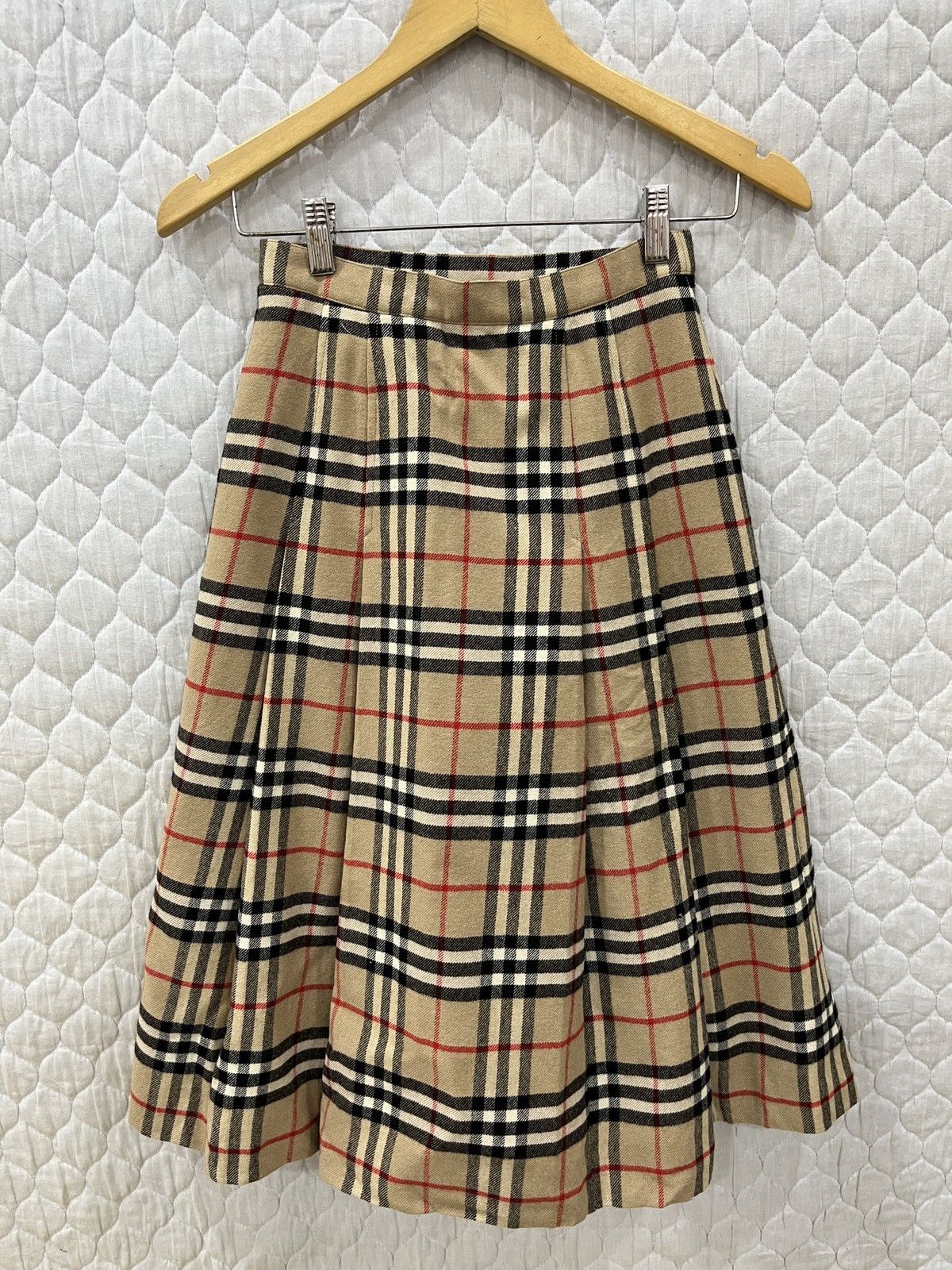 Burberry (Ttt). 💣🔥ARCHIVE COLLECTION BURBERRYS NOVA CHECK SKIRTS Size 24" / US 00 / IT 34 - 4 Thumbnail