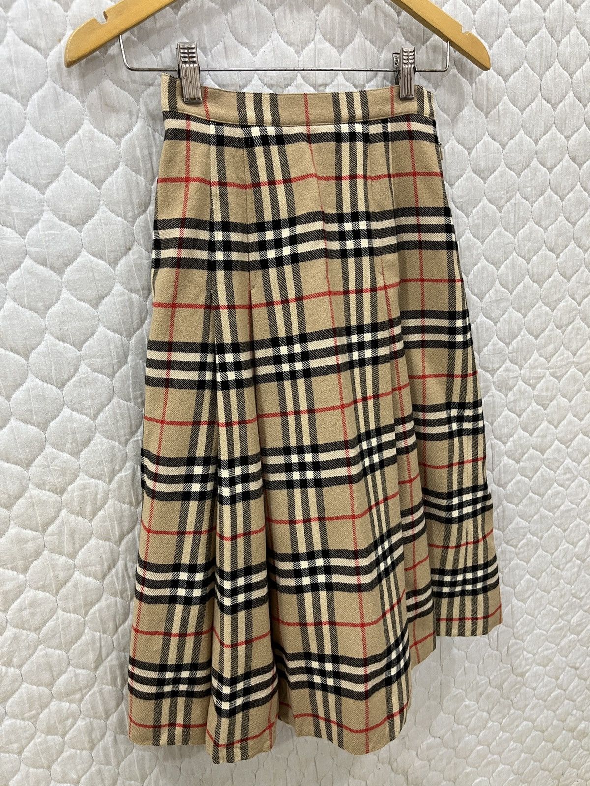 Burberry (Ttt). 💣🔥ARCHIVE COLLECTION BURBERRYS NOVA CHECK SKIRTS Size 24" / US 00 / IT 34 - 3 Thumbnail