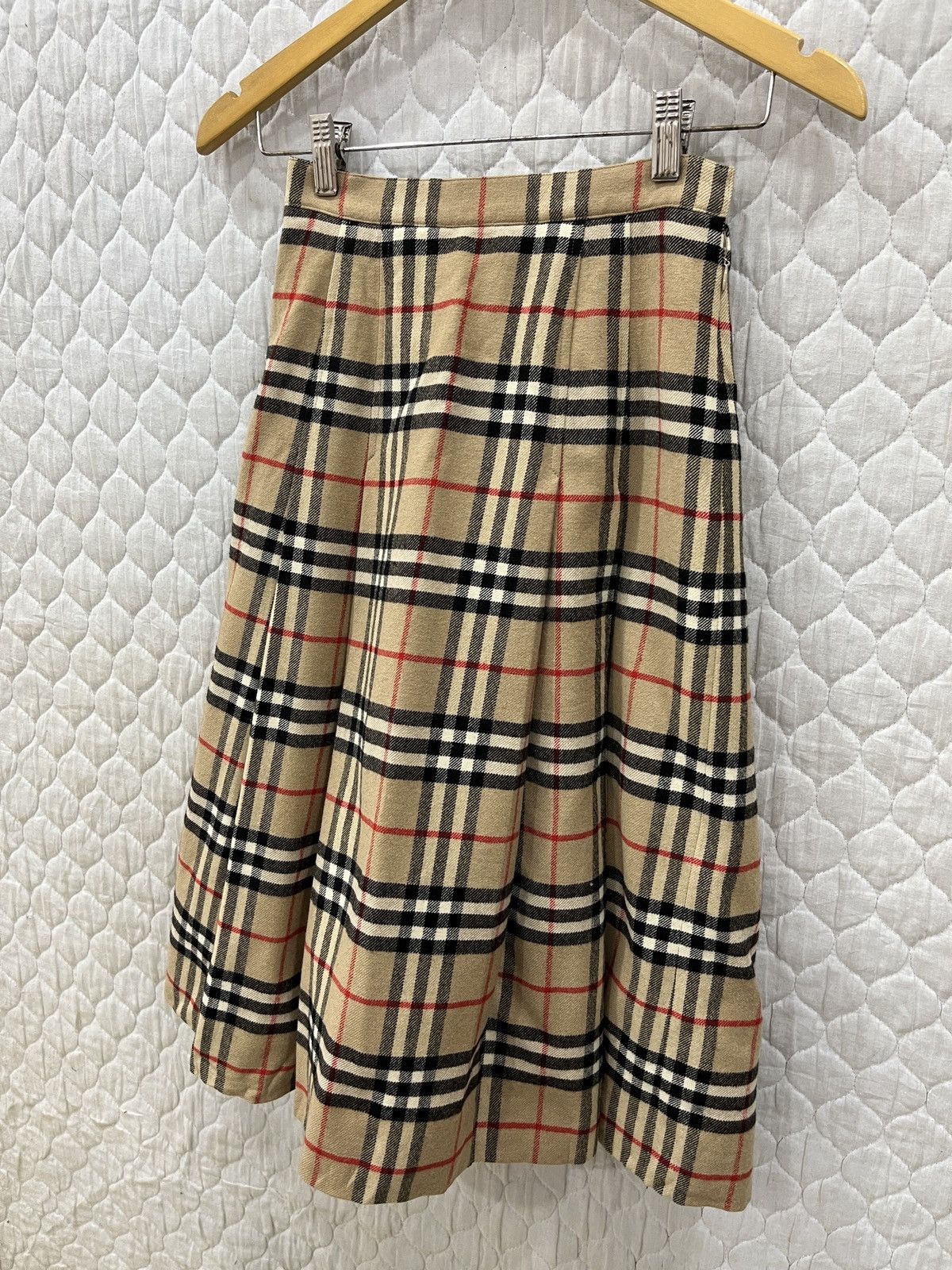 Burberry (Ttt). 💣🔥ARCHIVE COLLECTION BURBERRYS NOVA CHECK SKIRTS Size 24" / US 00 / IT 34 - 2 Thumbnail