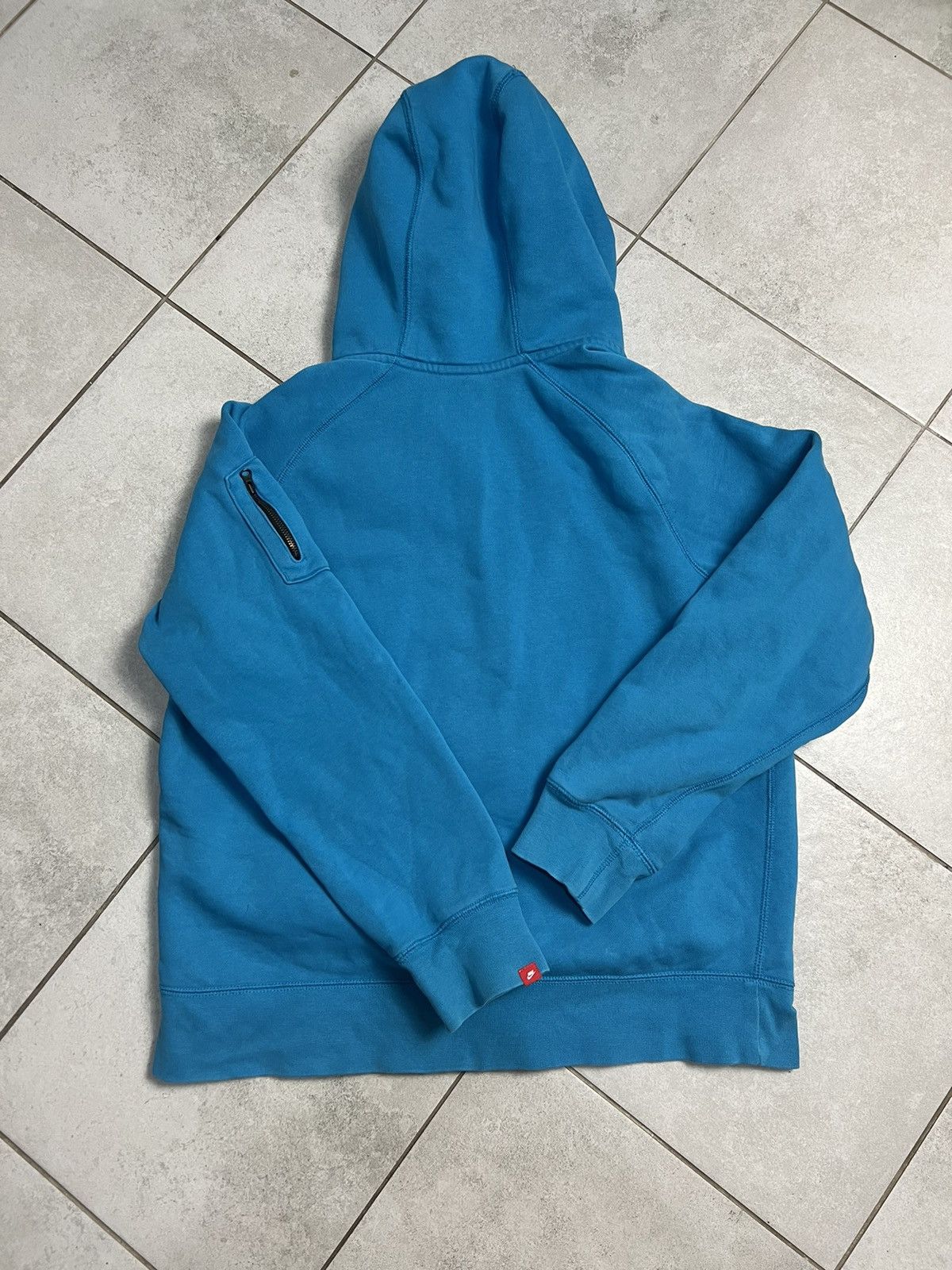 Nike Rare Nike Tech Hoodie With Arm Pocket Hype Streetwear Size US L / EU 52-54 / 3 - 2 Thumbnail