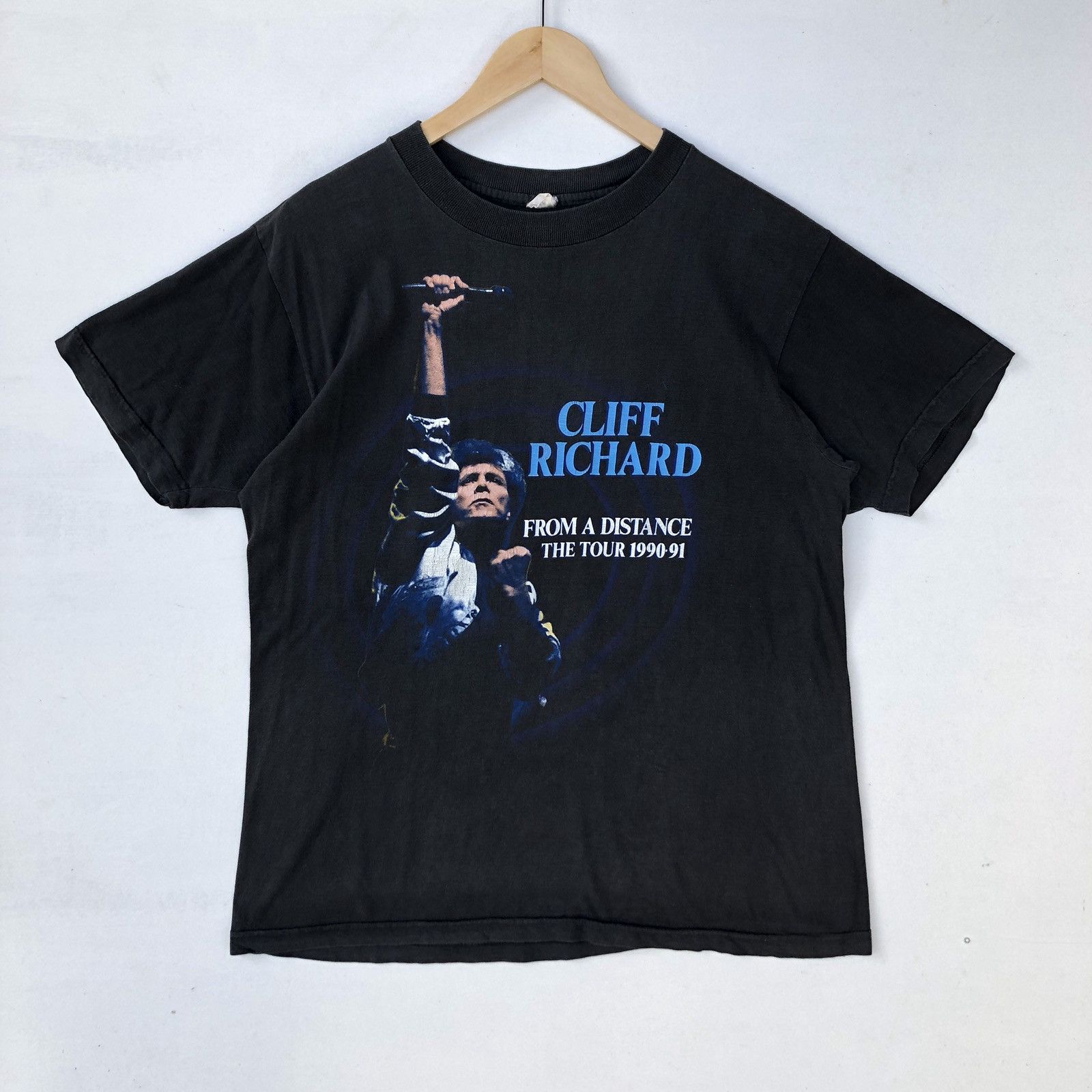 Vintage Cliff Richard Tour Concert Promo Rock T Shirt Size US L / EU 52-54 / 3 - 1 Thumbnail