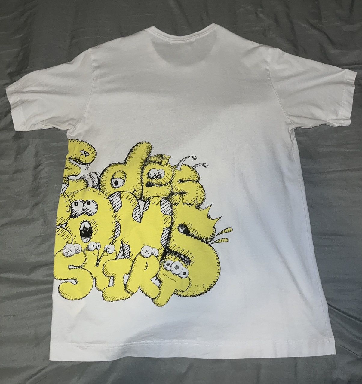 Comme des Garcons SHIRT × Kaws Kaws CDG Comme Des Garcons Shirt White T-shirt Size US XL / EU 56 / 4 - 2 Thumbnail