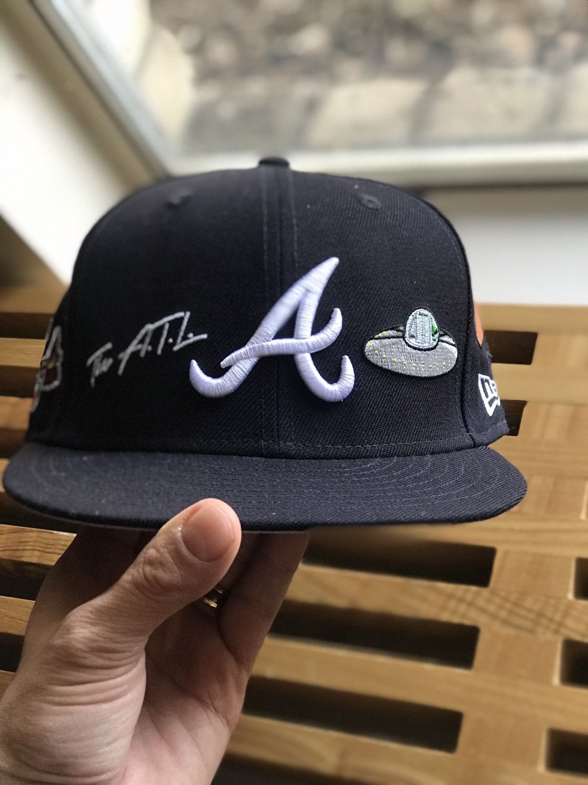 Lot De 8 Casquettes Ajustées New Era - Tailles 7 1/4 à 7 3/8, Multicolores (Indians, Braves, Brewers...)