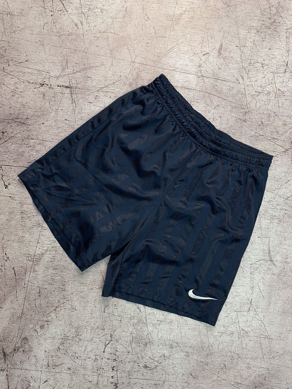 Nike Vintage Nike Y2K ,Mens Shorts Size US 30 / EU 46 - 1 Thumbnail