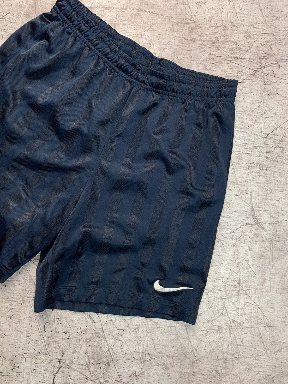 Nike Vintage Nike Y2K ,Mens Shorts Size US 30 / EU 46 - 4 Thumbnail