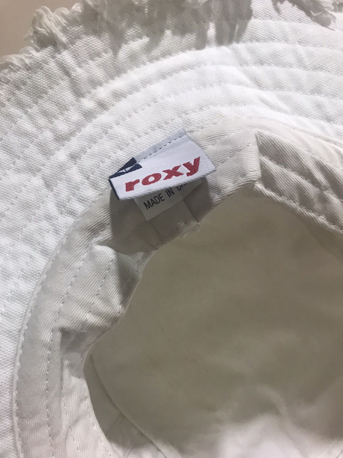 Quicksilver VTG Distress Roxy Surf Bucket Hat Size ONE SIZE - 7 Thumbnail