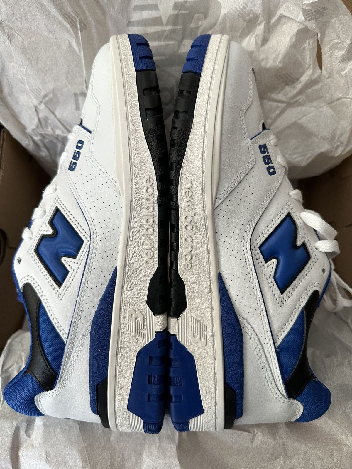 New Balance New Balance 550 White Blue Size US 11 / EU 44 - 2 Thumbnail