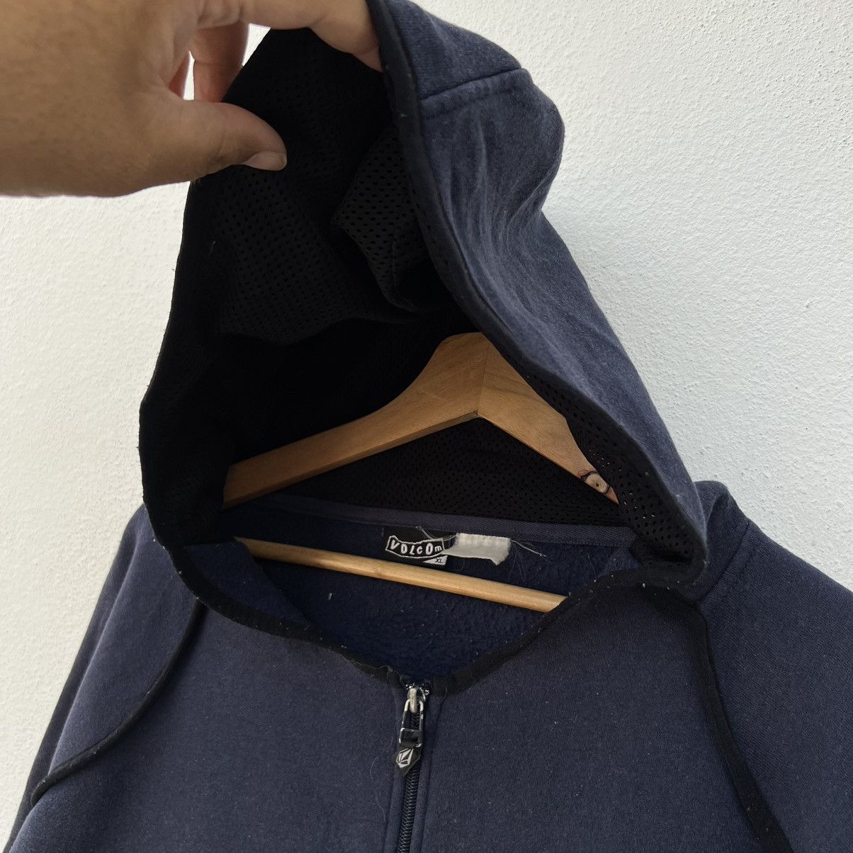 Japanese Brand VINTAGE VOLCOM HOODIE JACKET Size US XL / EU 56 / 4 - 9 Thumbnail