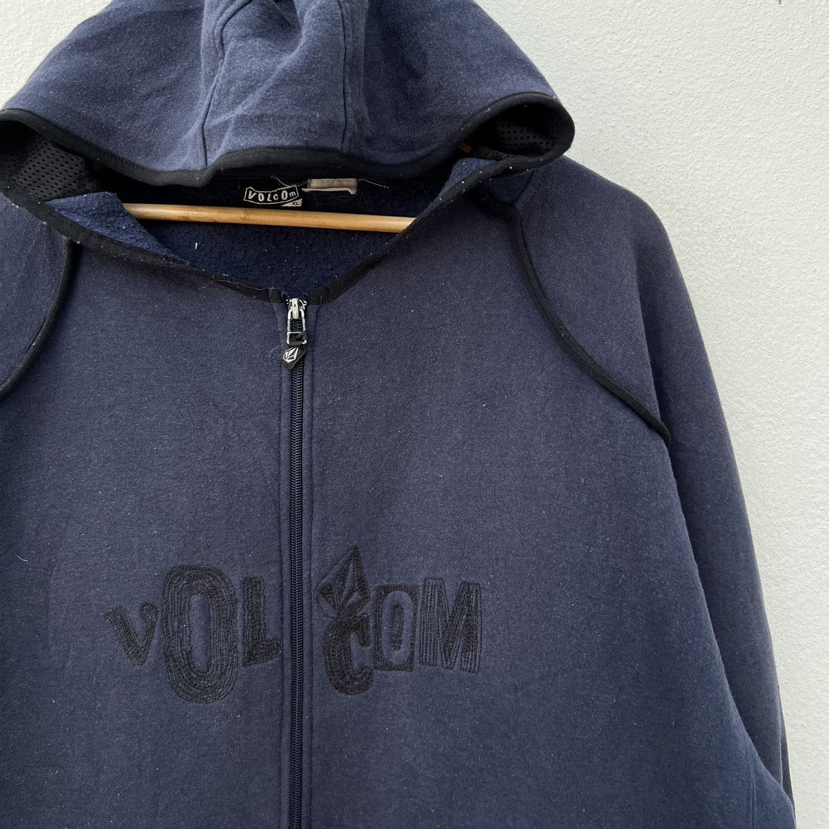 Japanese Brand VINTAGE VOLCOM HOODIE JACKET Size US XL / EU 56 / 4 - 5 Thumbnail