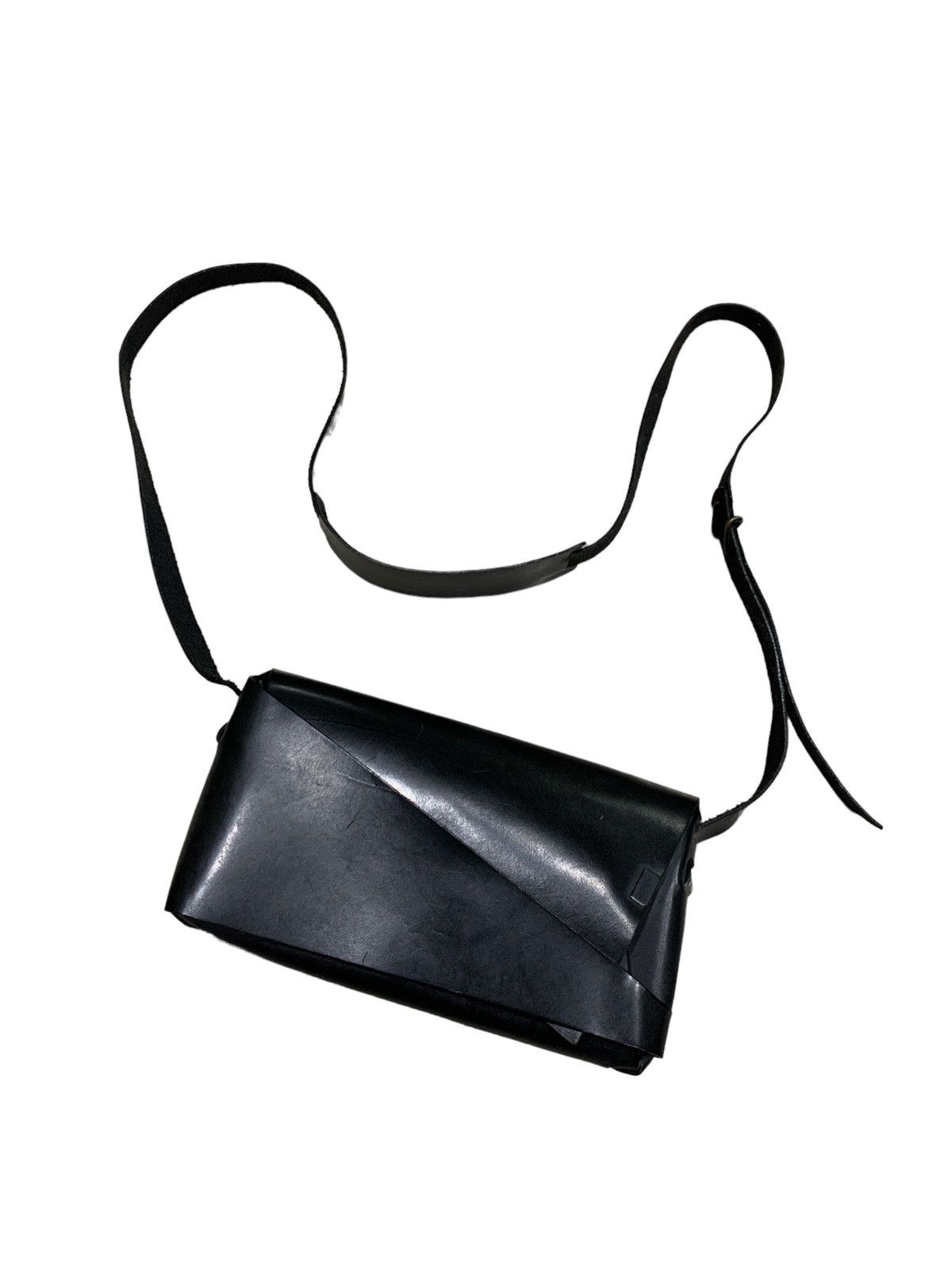 Japanese Brand NO.NO.YES! SHOSA ORIGAMI FULL LEATHER SLING BAG Size ONE SIZE - 2 Thumbnail