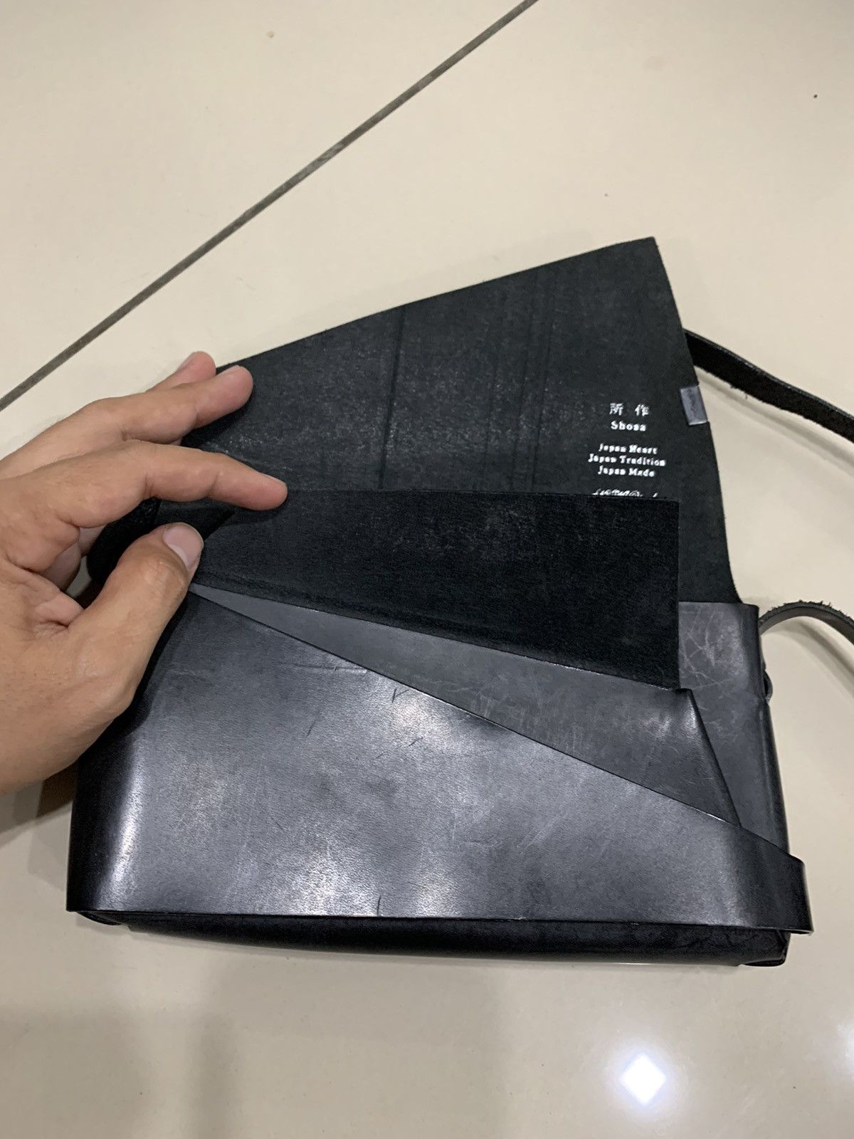 Japanese Brand NO.NO.YES! SHOSA ORIGAMI FULL LEATHER SLING BAG Size ONE SIZE - 11 Thumbnail