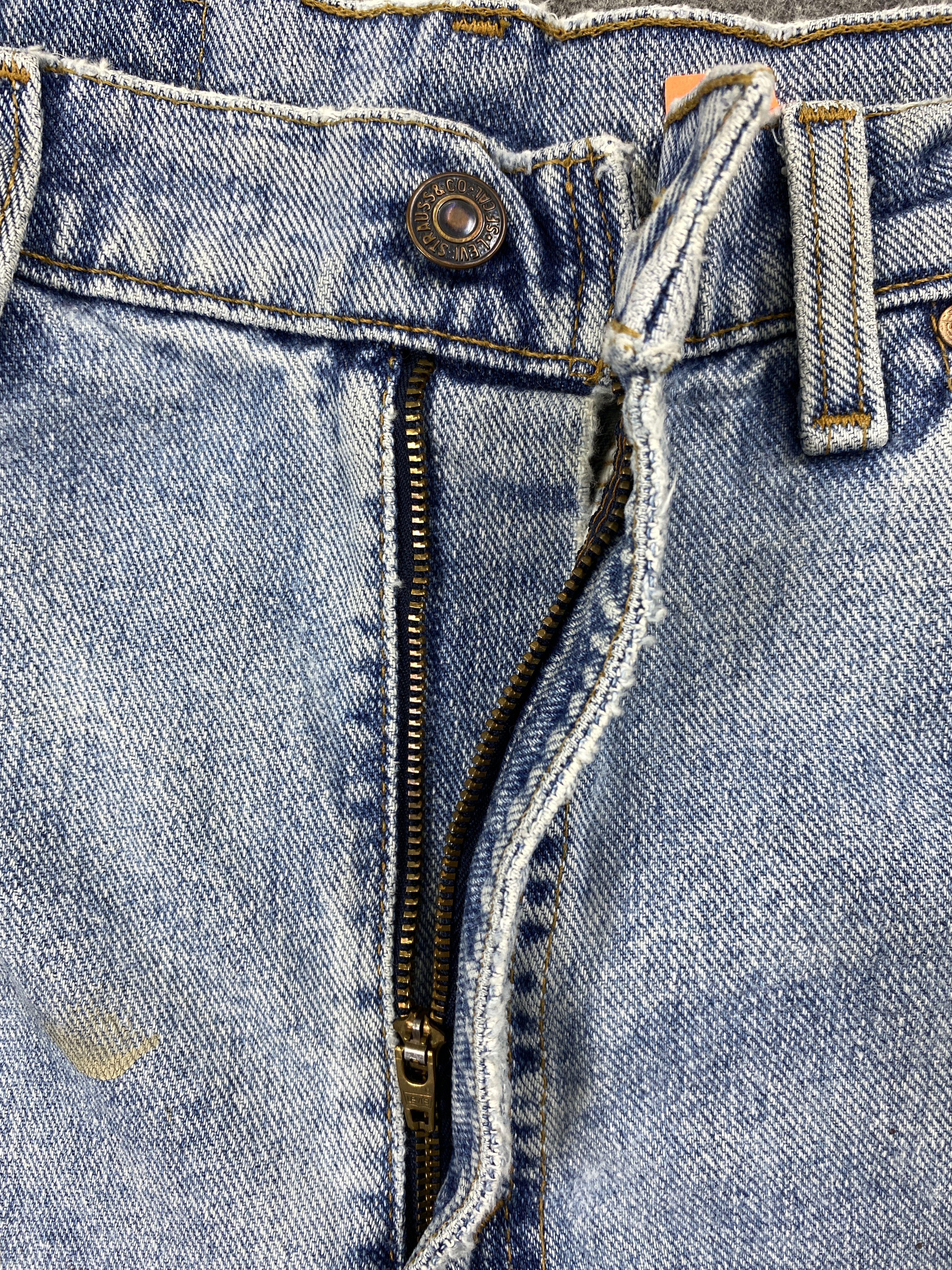 Levi's 90s Light Wash Vintage Levi's 550 USA 33x30.5 Denim -JN1235 Size US 33 - 6 Thumbnail