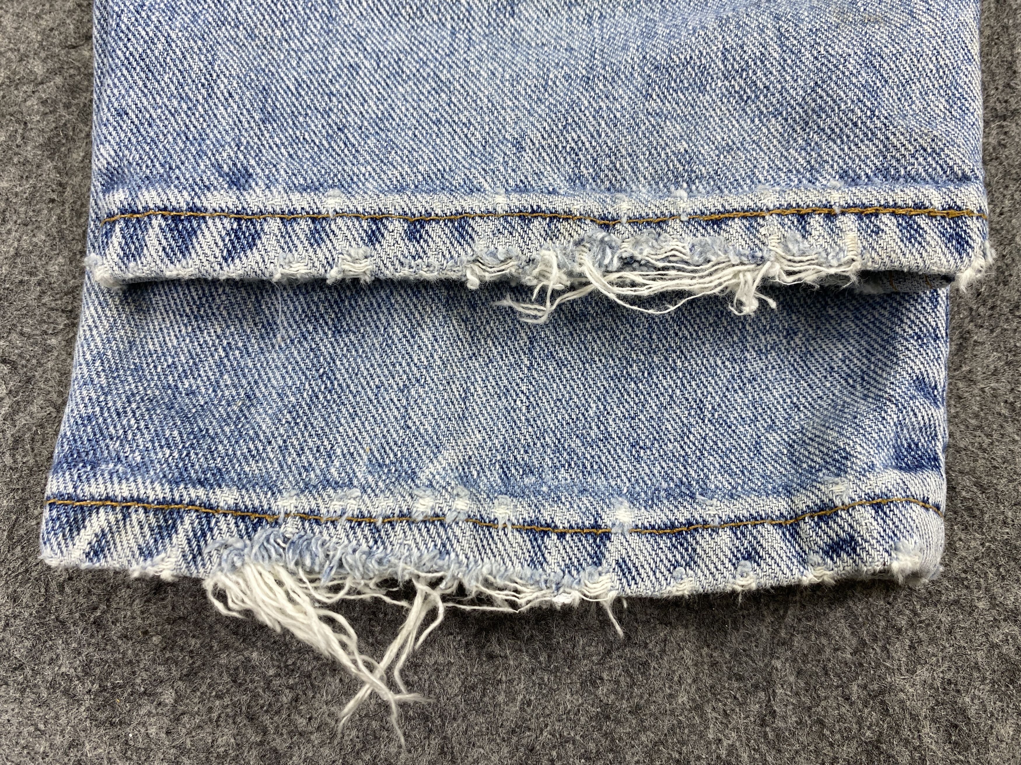 Levi's 90s Light Wash Vintage Levi's 550 USA 33x30.5 Denim -JN1235 Size US 33 - 12 Thumbnail
