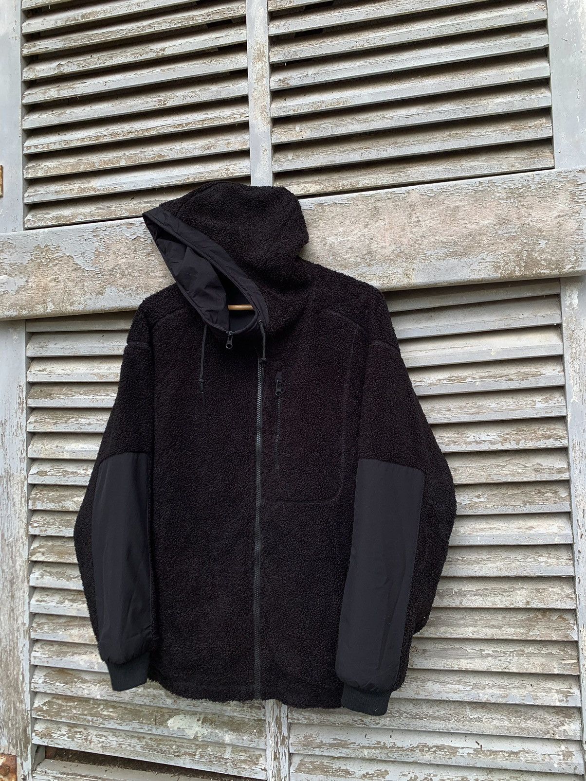 image of Gu Fleece All Black Hooded Jacket, Men's (Size Large)