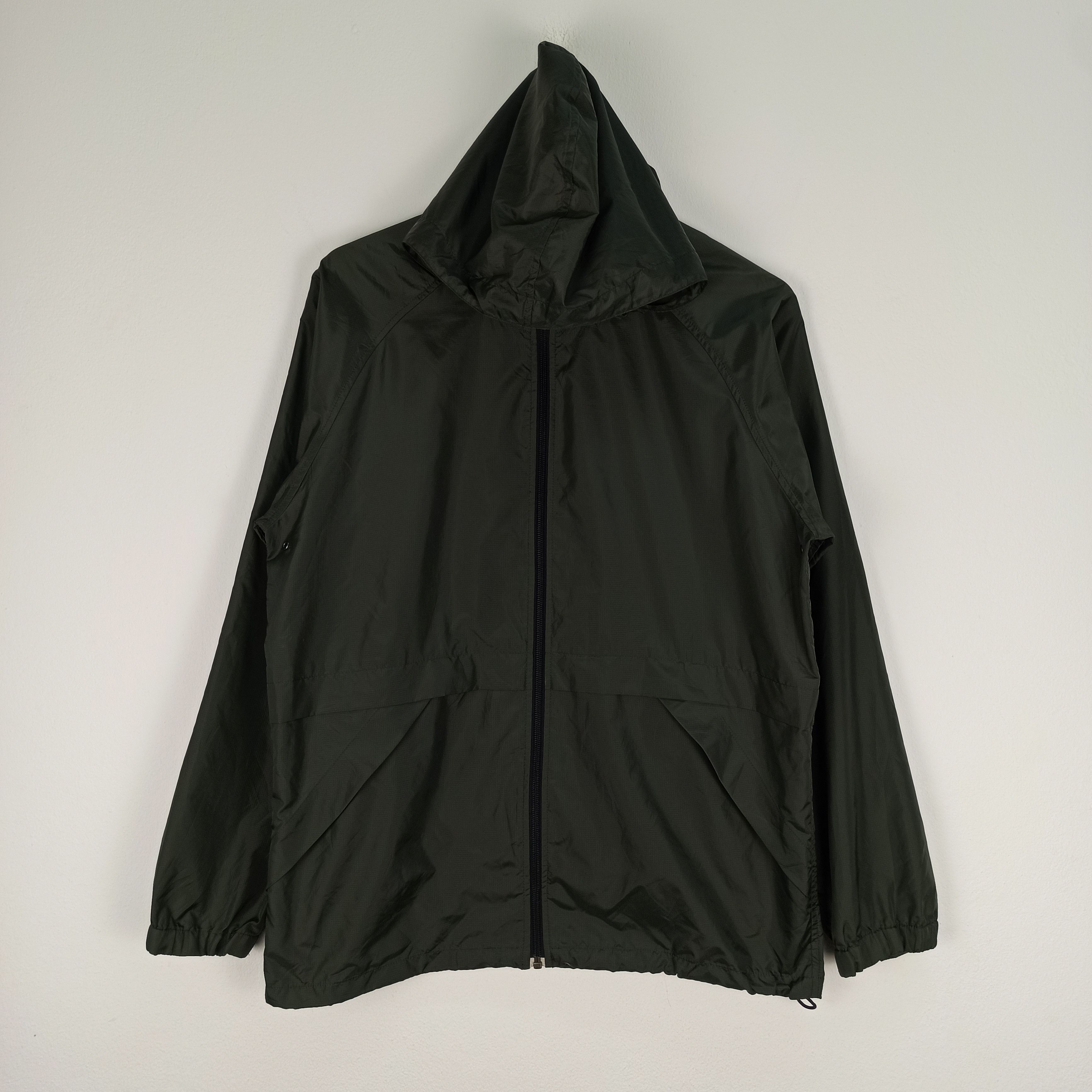 Japanese Brand Rare Uniqlo Windbreaker Hoodie Light Jacket Full Zipper Size US S / EU 44-46 / 1 - 1 Thumbnail
