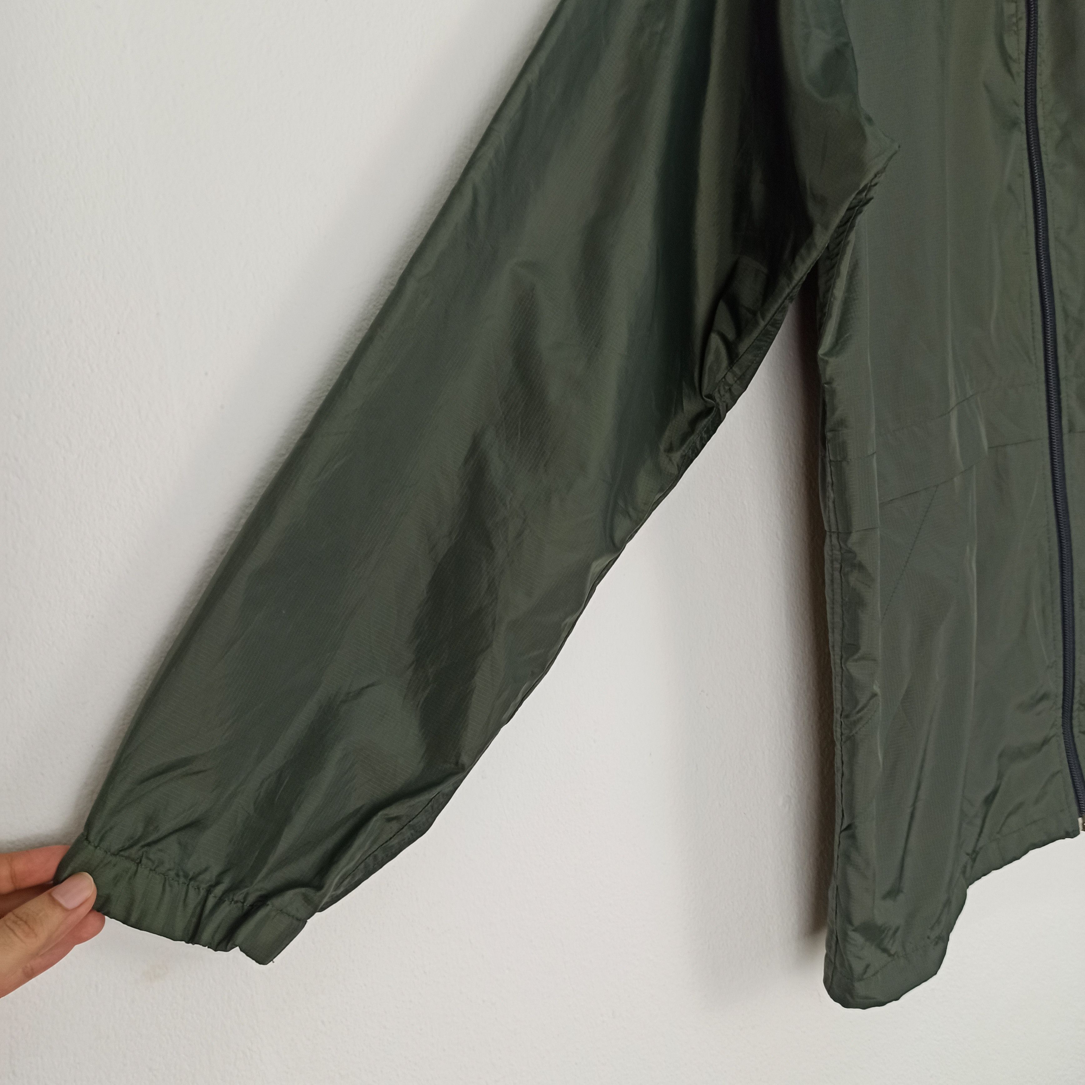 Japanese Brand Rare Uniqlo Windbreaker Hoodie Light Jacket Full Zipper Size US S / EU 44-46 / 1 - 3 Thumbnail