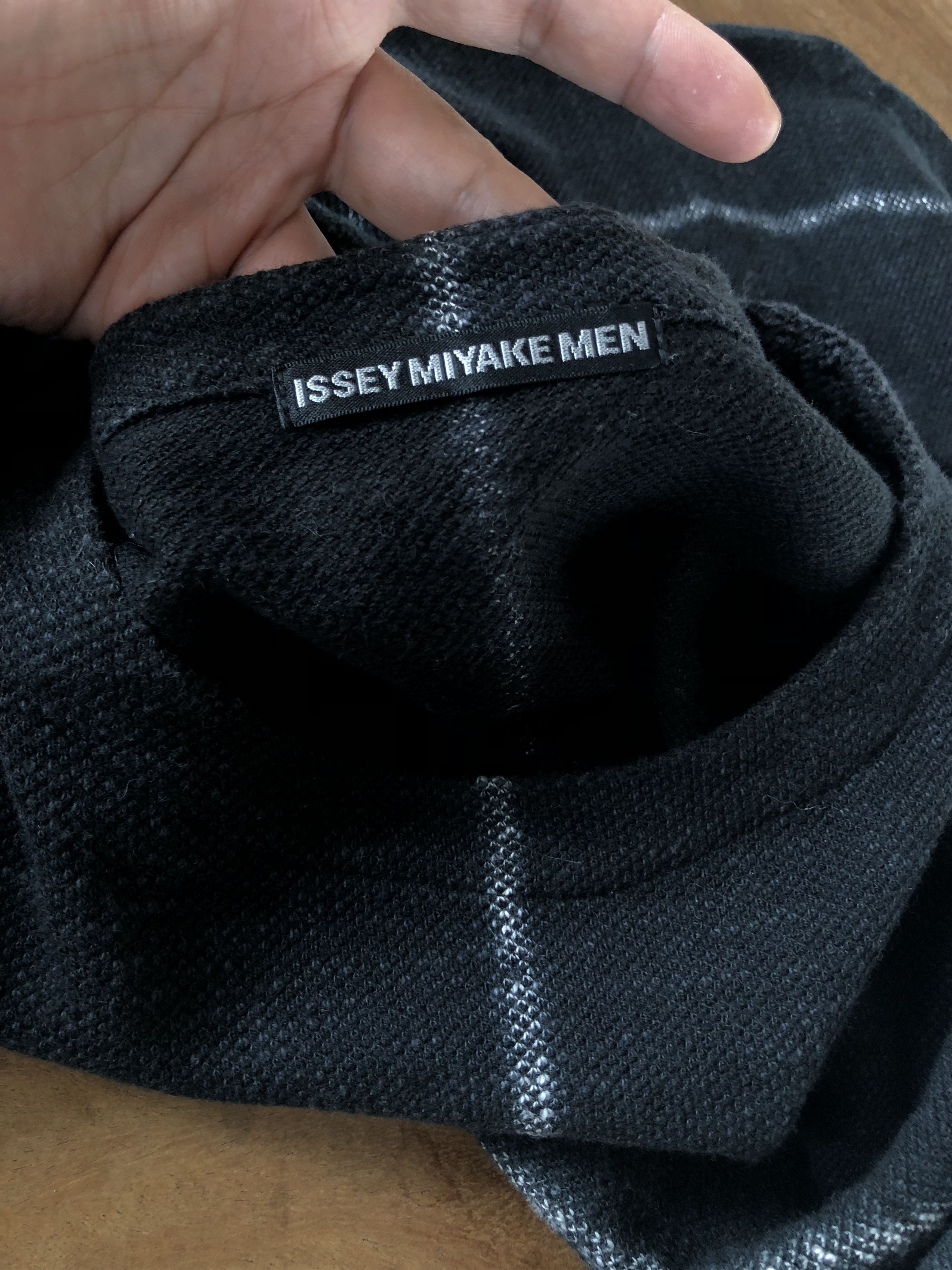 Issey Miyake RARE🔥A/W 2007 ISSEY MIYAKE MEN SNAKE TEXTURED SHIRT Size US L / EU 52-54 / 3 - 5 Thumbnail