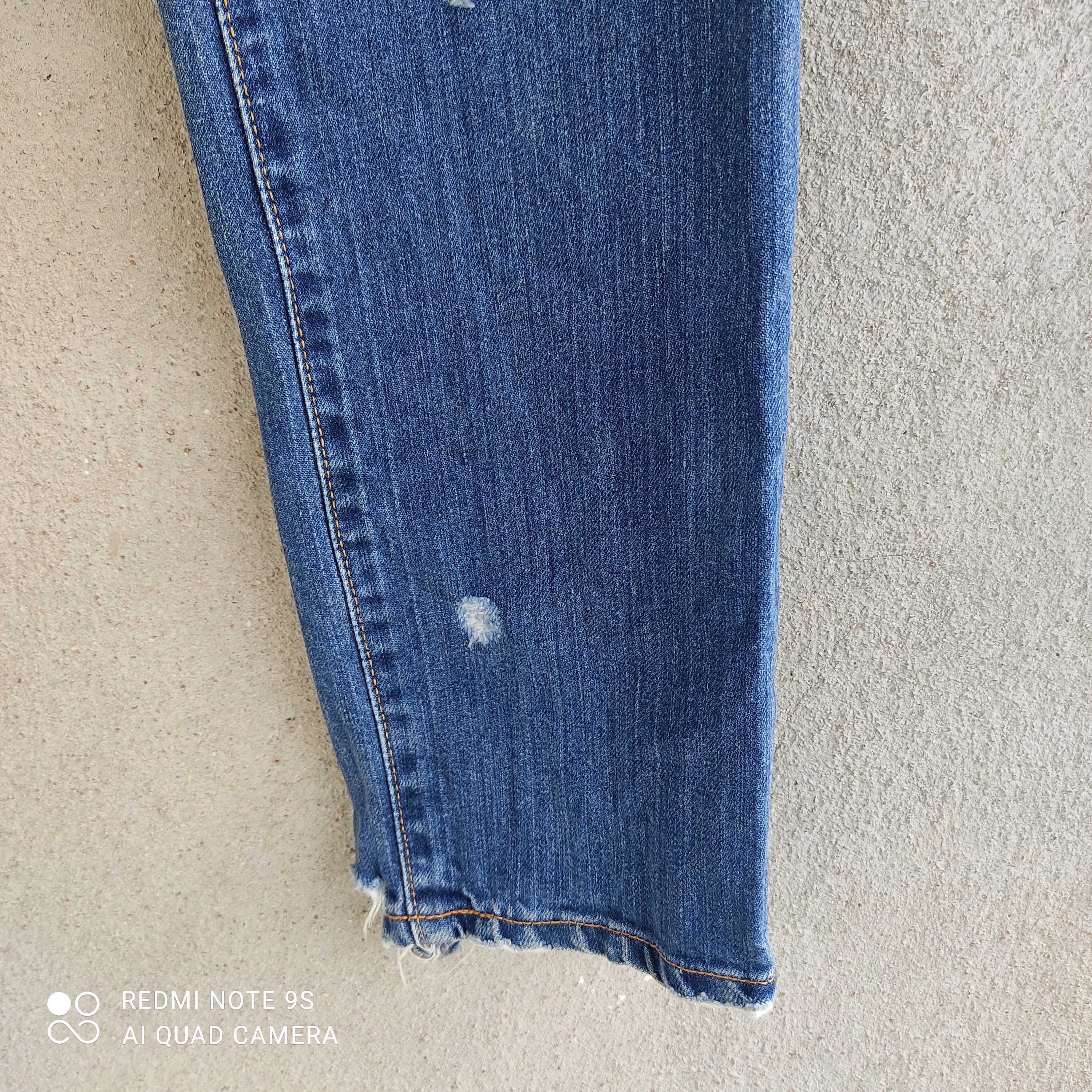 Issey Miyake Issey Miyake Sunaokuwahara Buckleback Distressed Denime Size 32" / US 10 / IT 46 - 11 Thumbnail