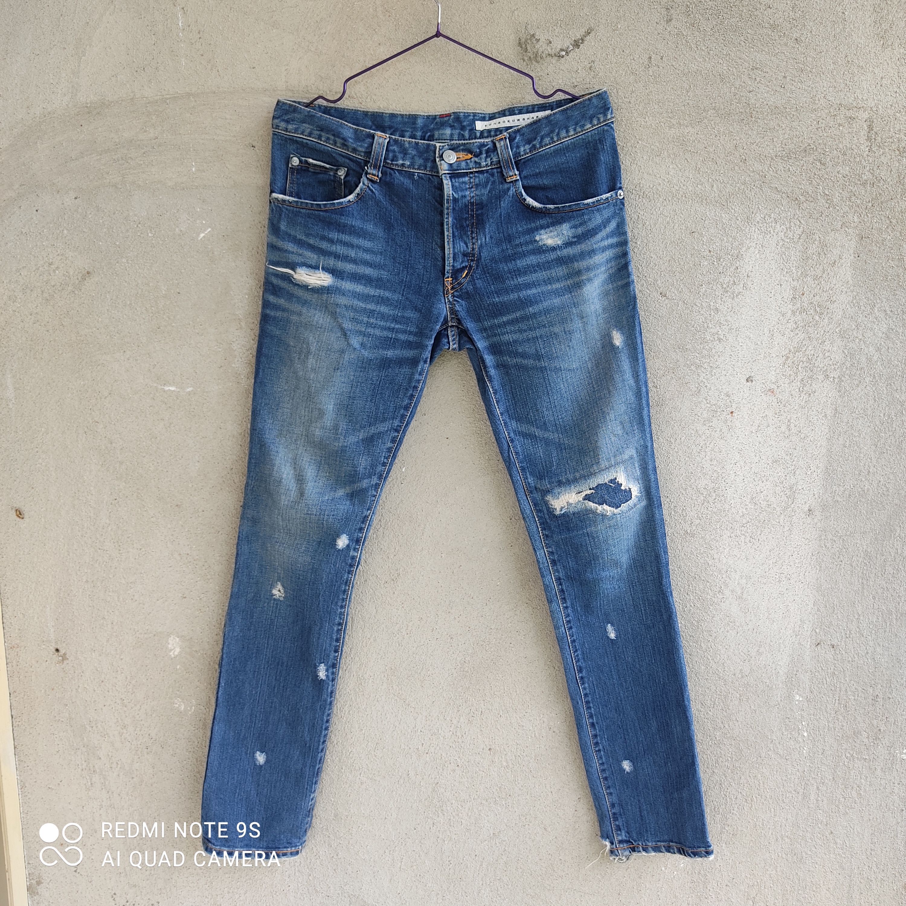 Issey Miyake Issey Miyake Sunaokuwahara Buckleback Distressed Denime Size 32" / US 10 / IT 46 - 1 Thumbnail