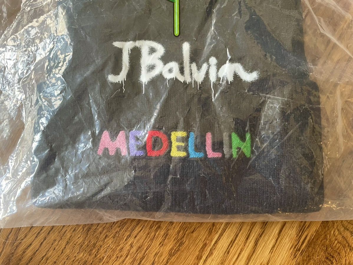 J Balvin × Takashi Murakami Black Medellin Beanie 1 2 New Era Basic Blanco Cuff Knit Hat Size ONE SIZE - 7 Thumbnail