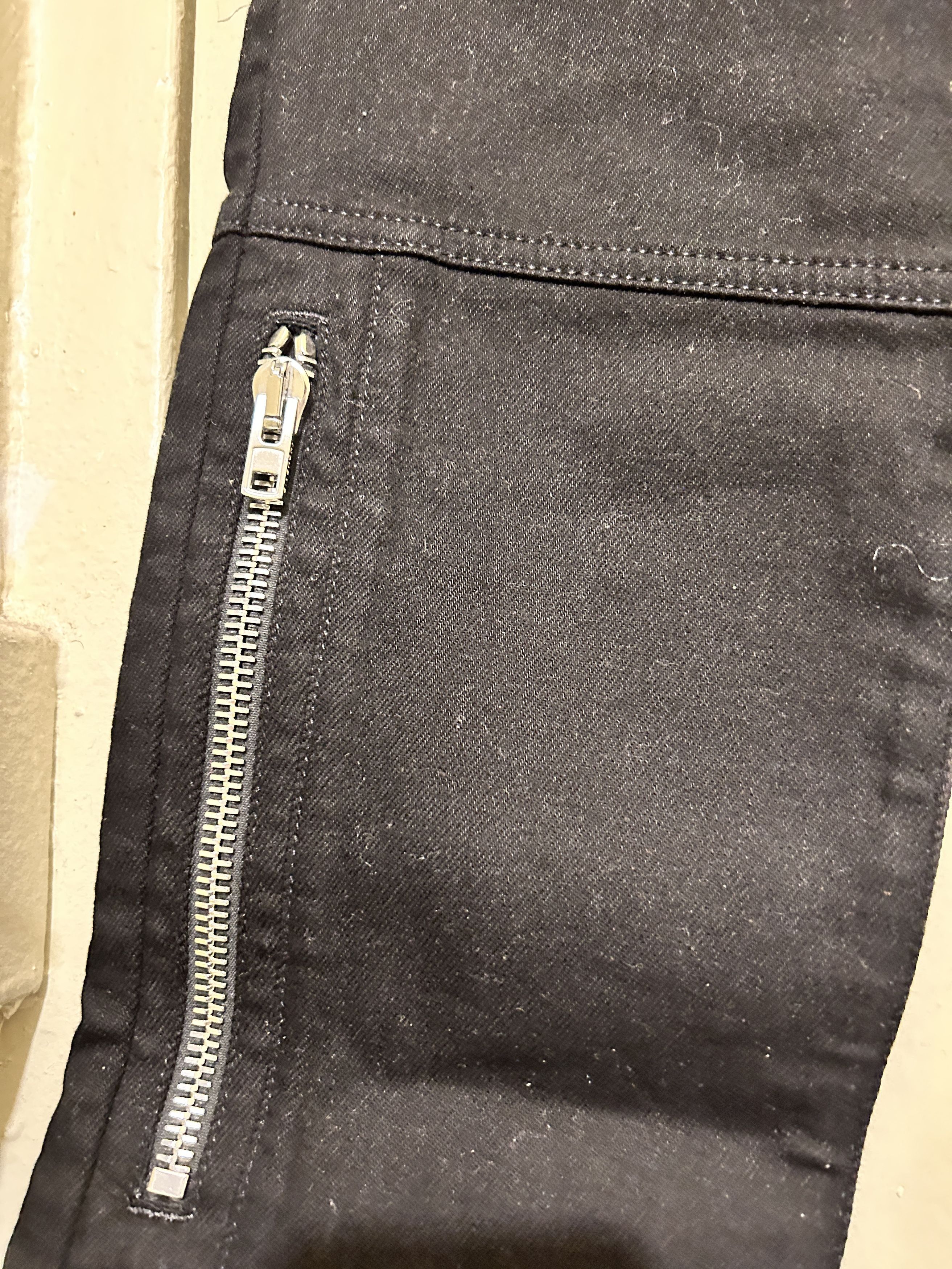 Givenchy Givenchy Distressed Denim Biker Skinny Jeans, Black Zipper Size US 34 / EU 50 - 3 Thumbnail