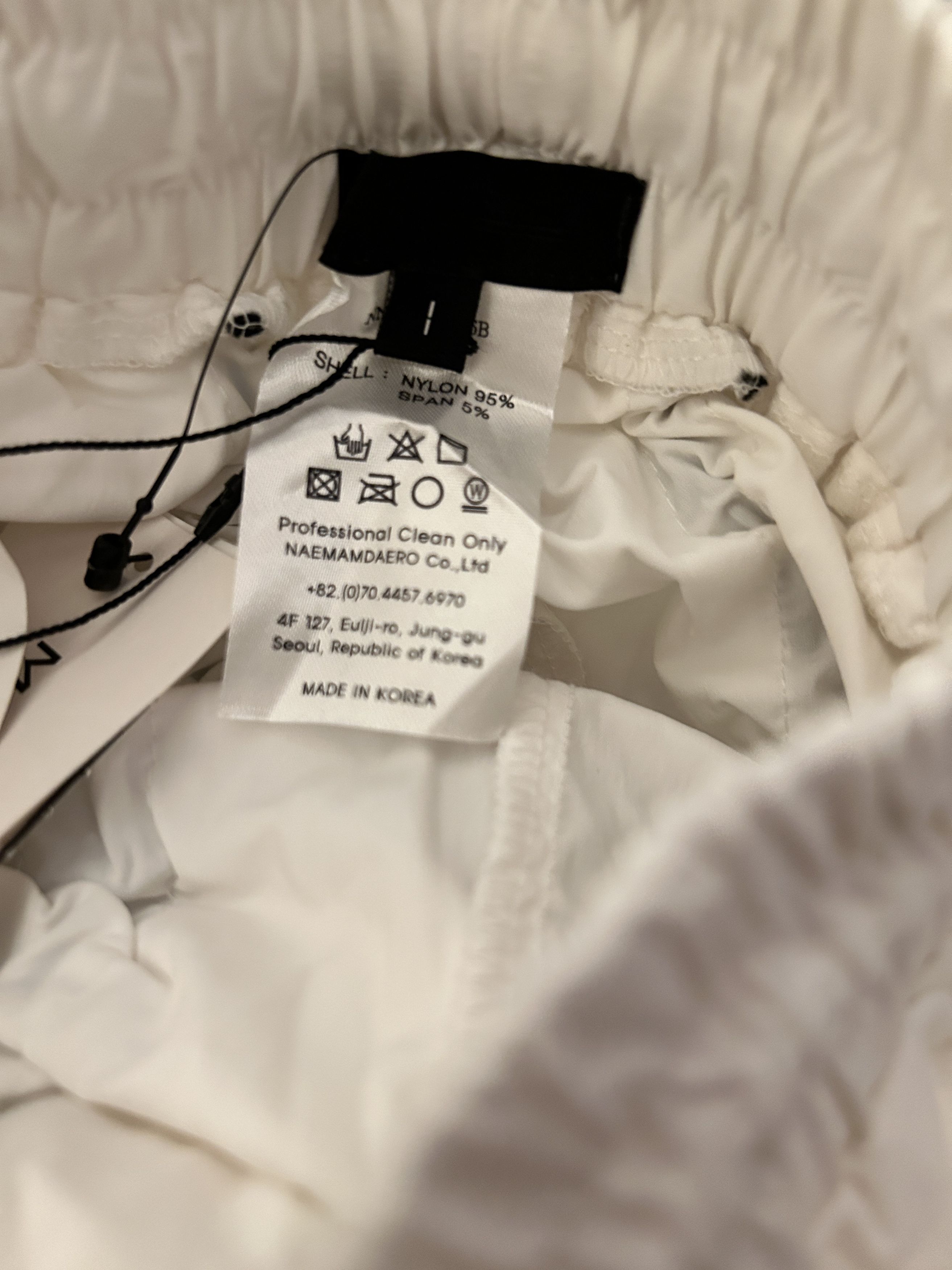 99%IS- GOBCHANG DRAWSTRINGS TOGGLED SHELL TROUSERS White bungee Size US 30 / EU 46 - 6 Thumbnail