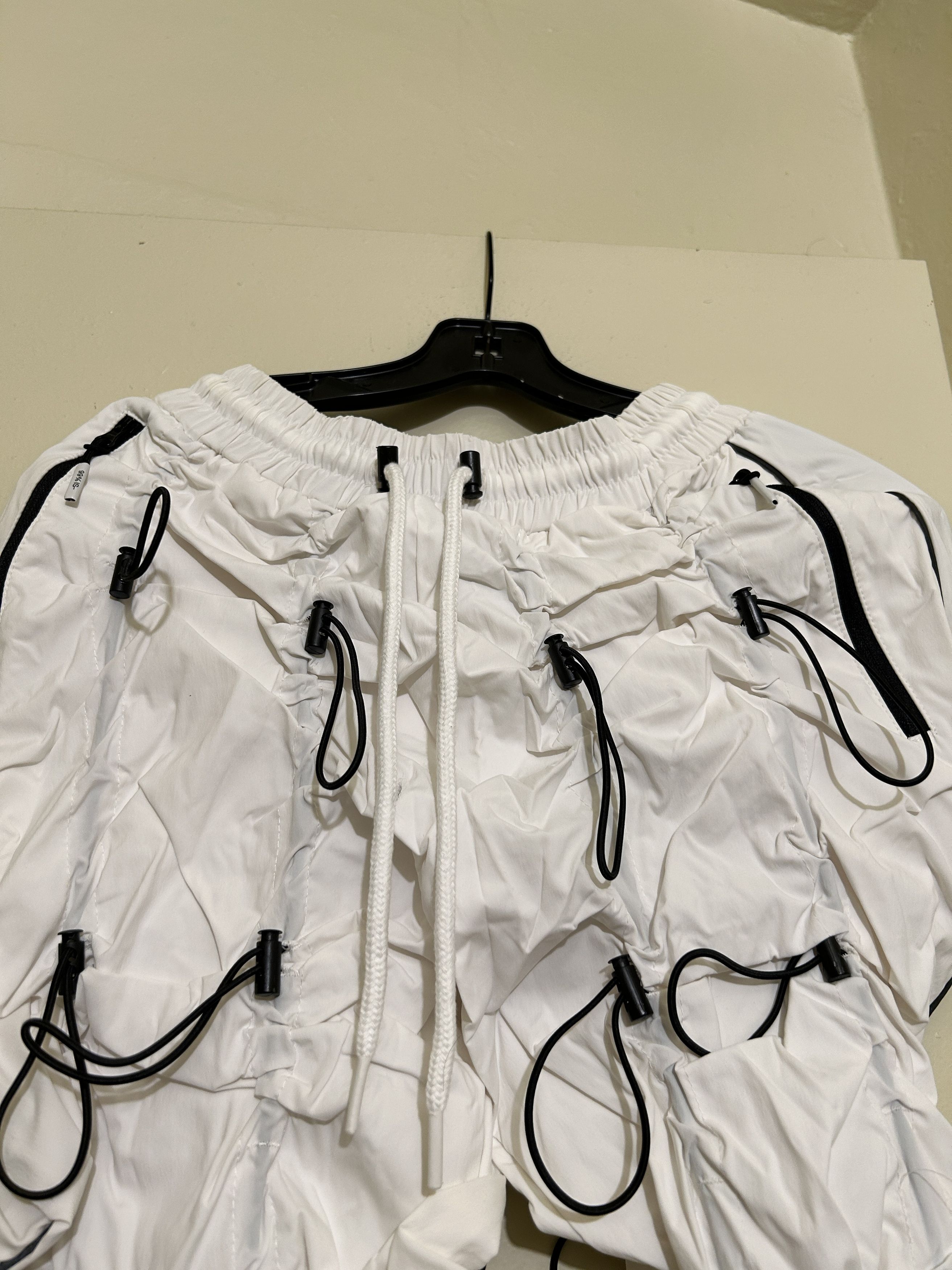 99%IS- GOBCHANG DRAWSTRINGS TOGGLED SHELL TROUSERS White bungee Size US 30 / EU 46 - 3 Thumbnail