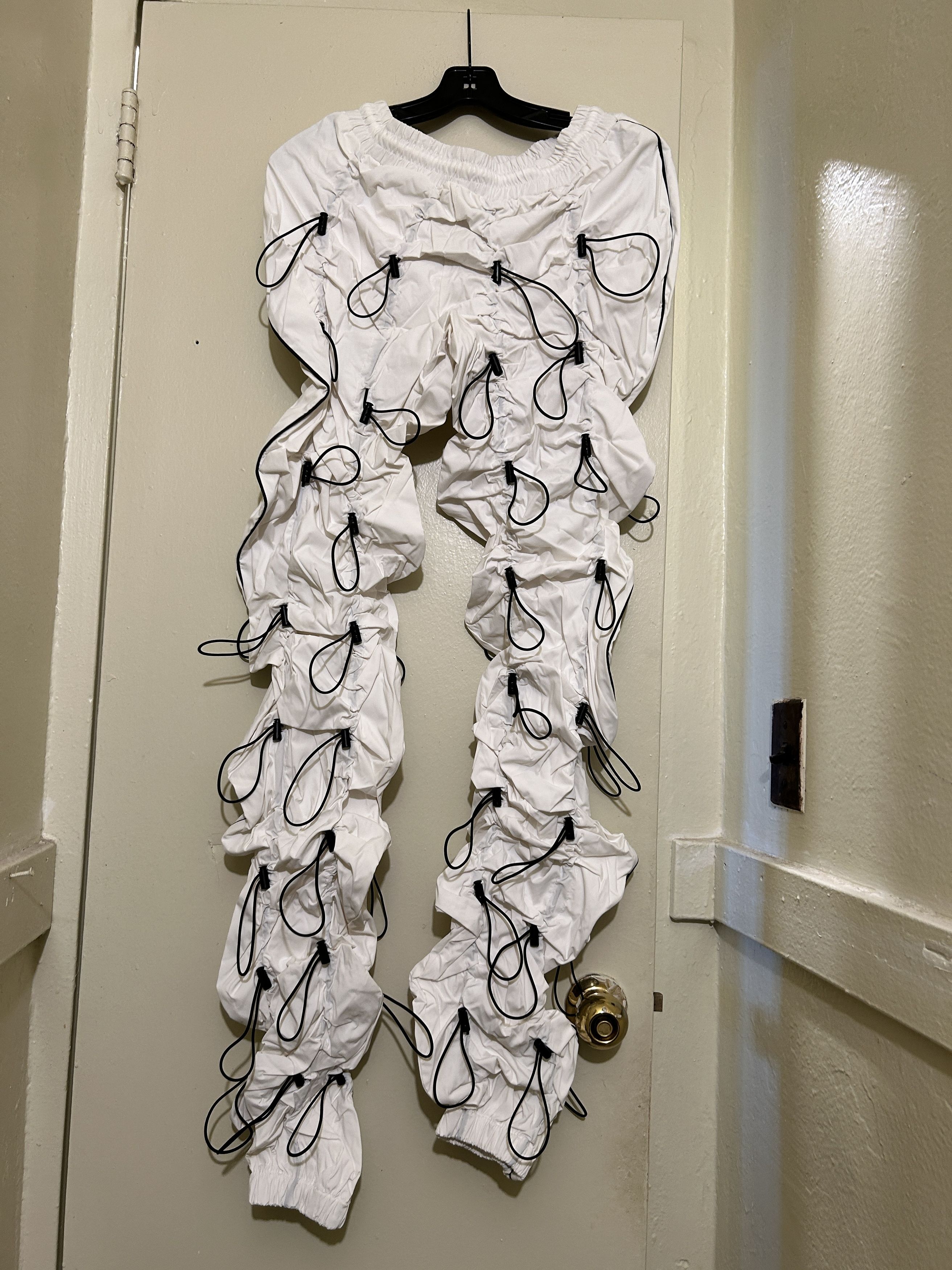 99%IS- GOBCHANG DRAWSTRINGS TOGGLED SHELL TROUSERS White bungee Size US 30 / EU 46 - 4 Thumbnail