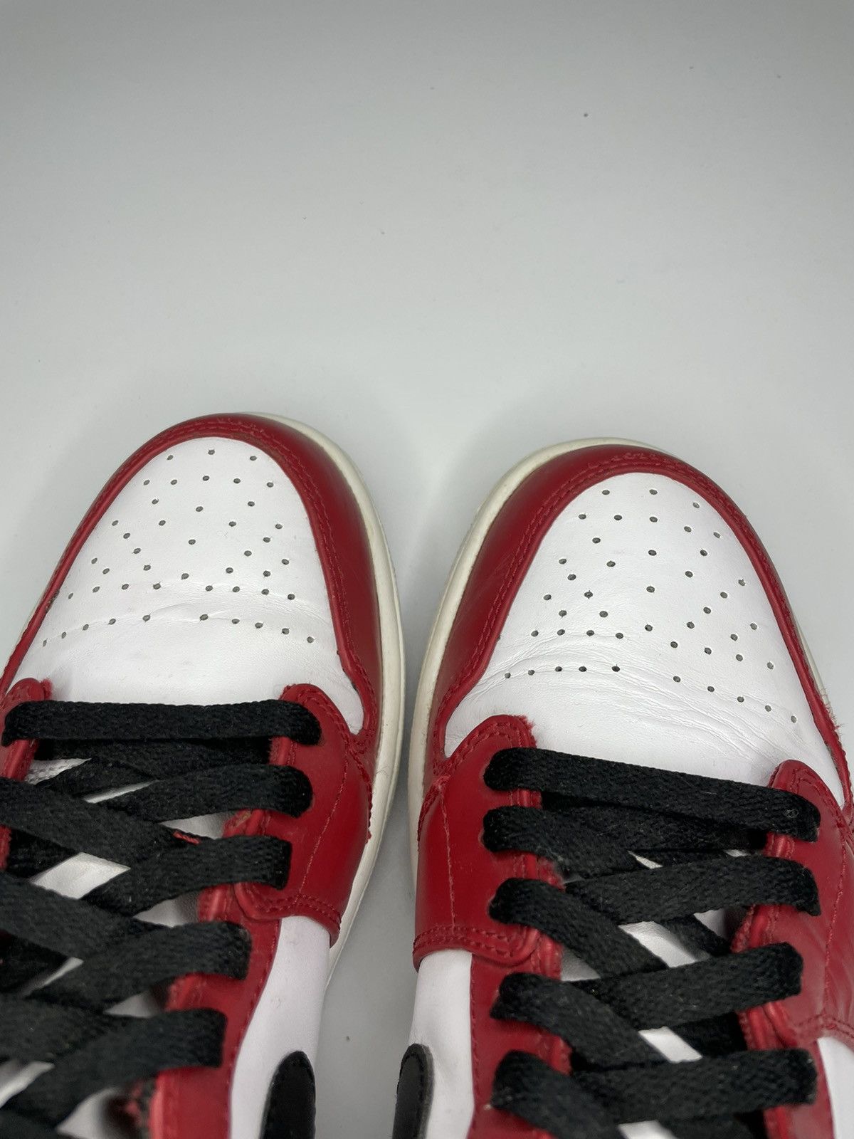 Jordan Brand 2013 Air Jordan 1 Retro High “Chicago” Size US 8 / EU 41 - 9 Thumbnail