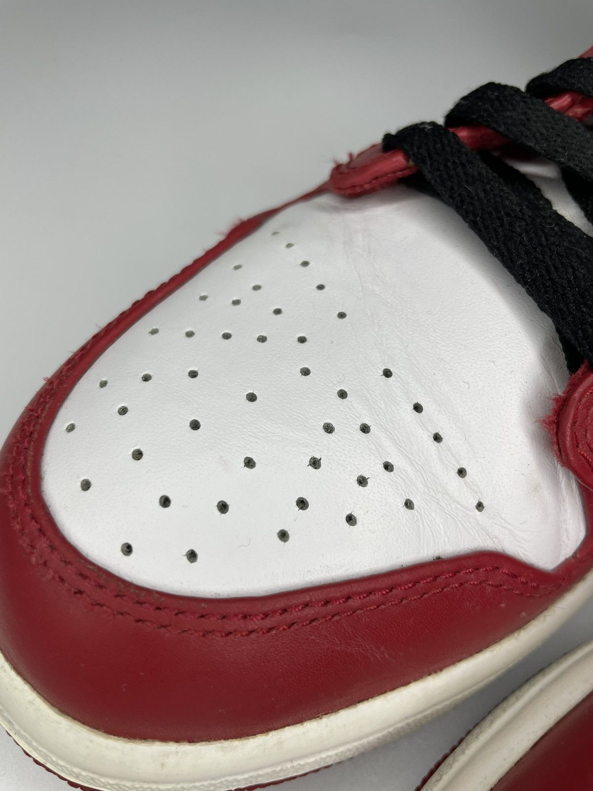 Jordan Brand 2013 Air Jordan 1 Retro High “Chicago” Size US 8 / EU 41 - 8 Thumbnail