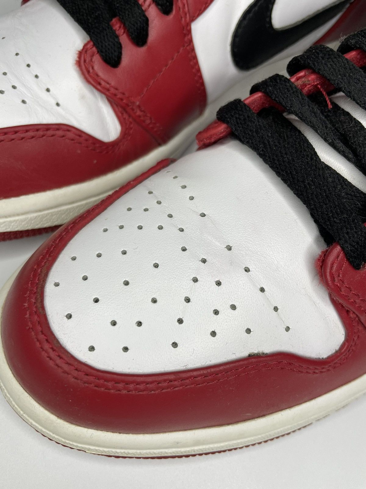 Jordan Brand 2013 Air Jordan 1 Retro High “Chicago” Size US 8 / EU 41 - 7 Thumbnail