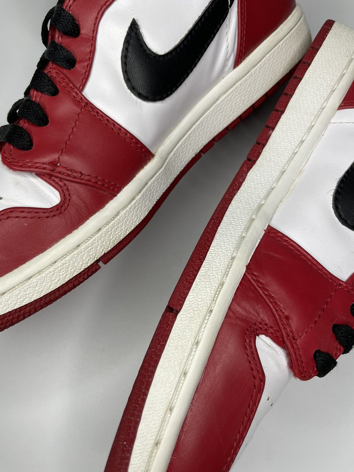 Jordan Brand 2013 Air Jordan 1 Retro High “Chicago” Size US 8 / EU 41 - 10 Thumbnail