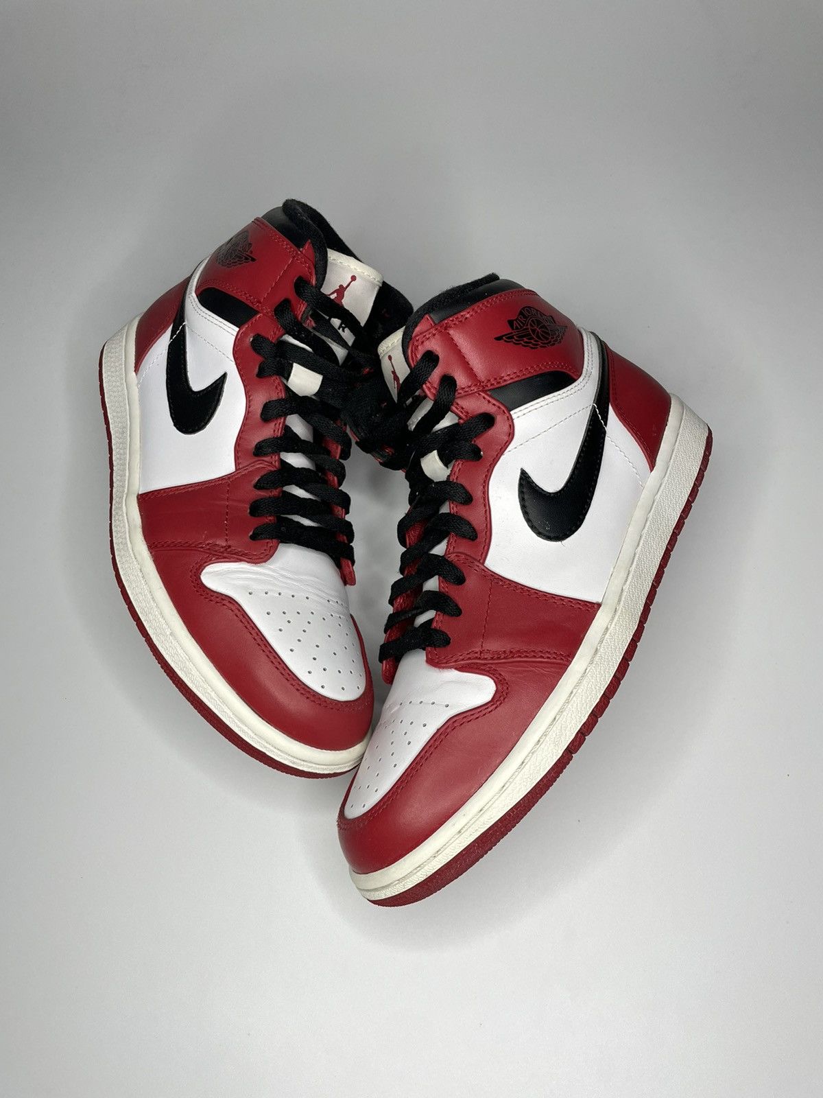 Jordan Brand 2013 Air Jordan 1 Retro High “Chicago” Size US 8 / EU 41 - 1 Thumbnail