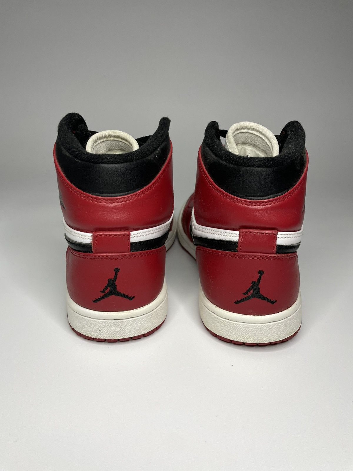 Jordan Brand 2013 Air Jordan 1 Retro High “Chicago” Size US 8 / EU 41 - 5 Thumbnail