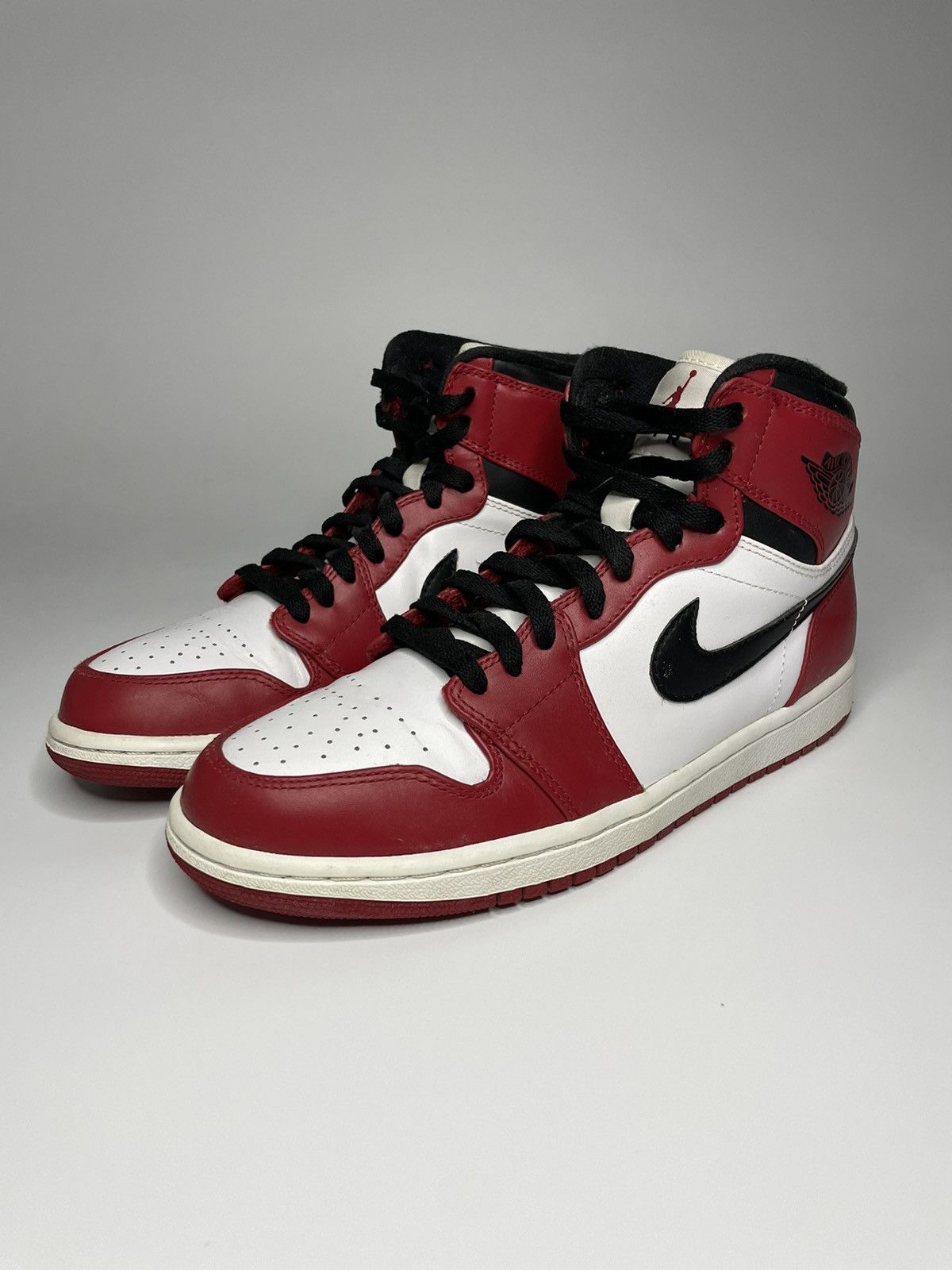 Jordan Brand 2013 Air Jordan 1 Retro High “Chicago” Size US 8 / EU 41 - 3 Thumbnail