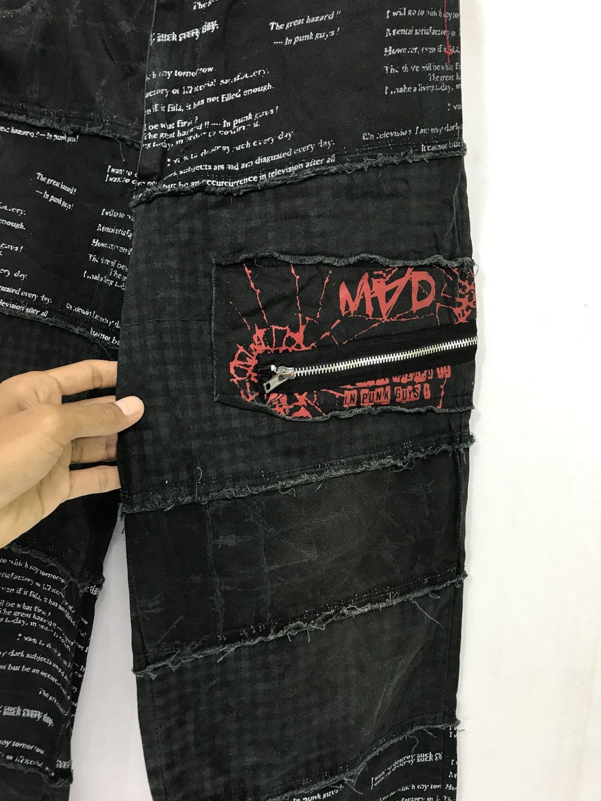 Japanese Brand 🔥FINAL DROP🔥 Rare Mad Punk Pacthwork Khakis Zipper Size US 30 / EU 46 - 9 Thumbnail
