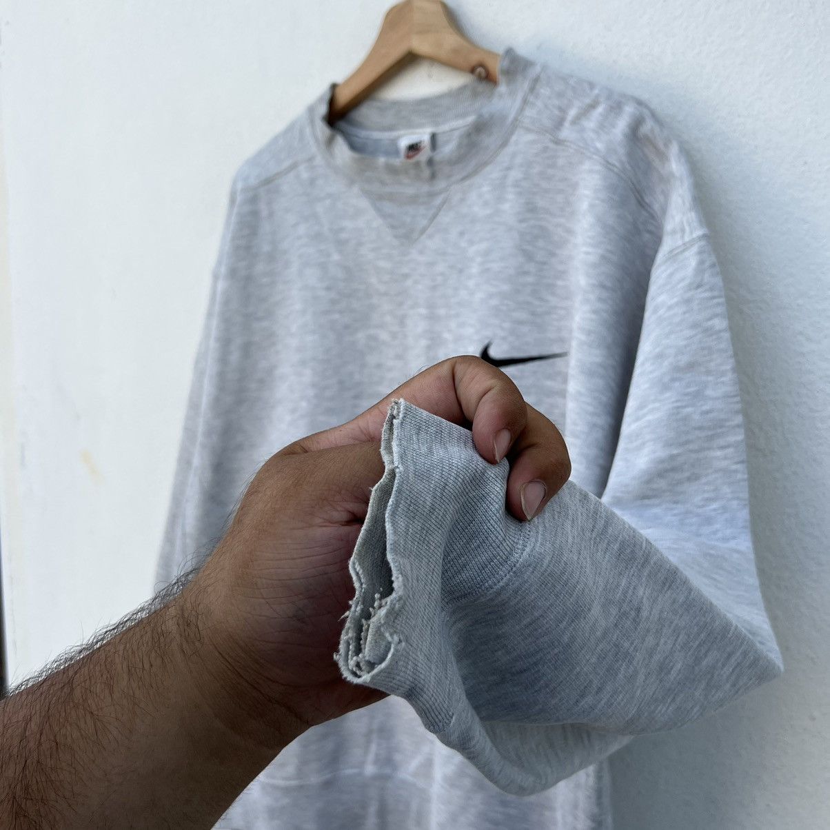 Nike VINTAGE NIKE SMALL SWOOSH SWEATSHIRT Size US L / EU 52-54 / 3 - 6 Thumbnail