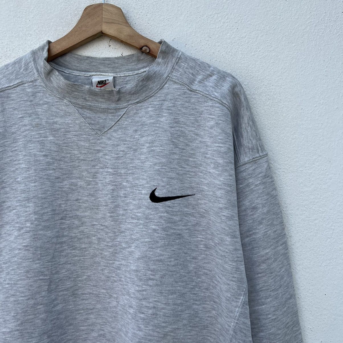 Nike VINTAGE NIKE SMALL SWOOSH SWEATSHIRT Size US L / EU 52-54 / 3 - 5 Thumbnail