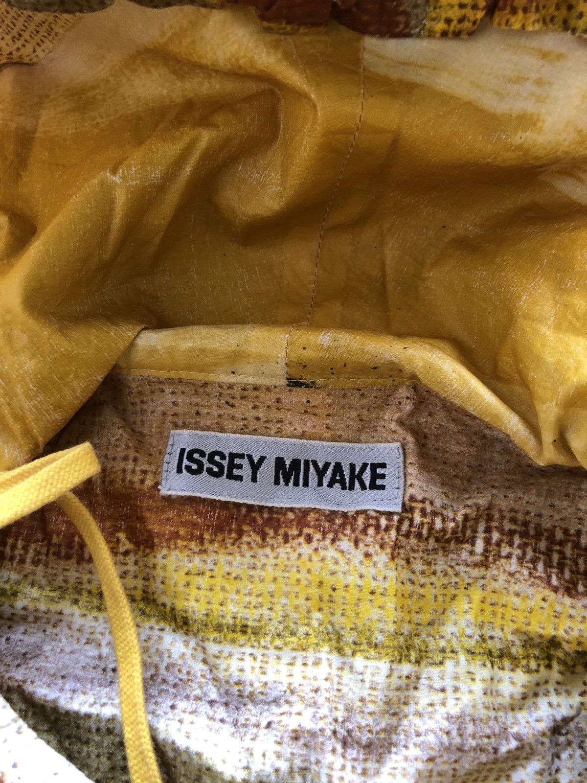 Issey Miyake 1990s Issey Miyake Abstract Print Folded Long Jacket Size US L / EU 52-54 / 3 - 20 Thumbnail