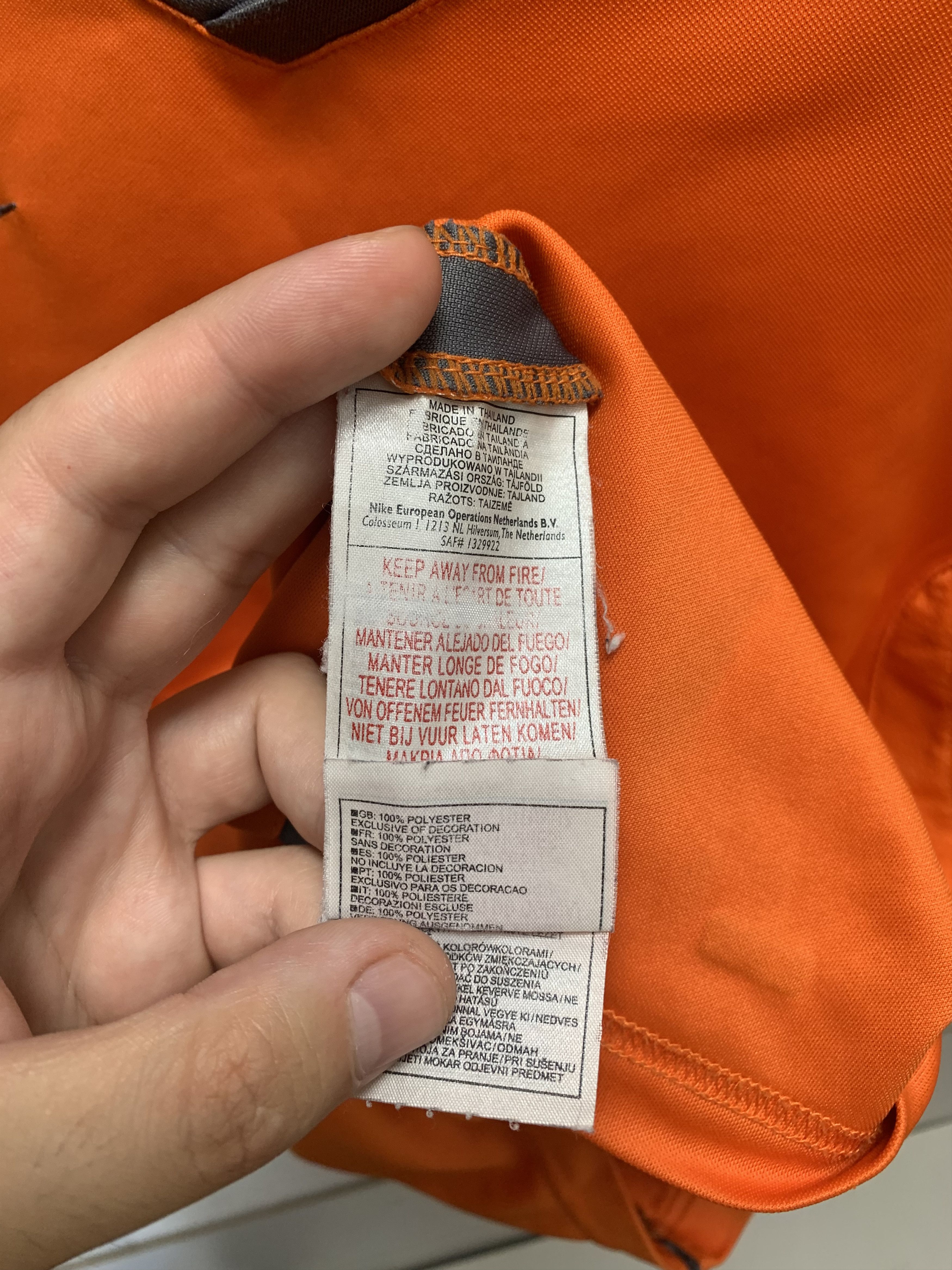 Nike Valencia Nike orange soccer jersey L size Size US L / EU 52-54 / 3 - 5 Thumbnail
