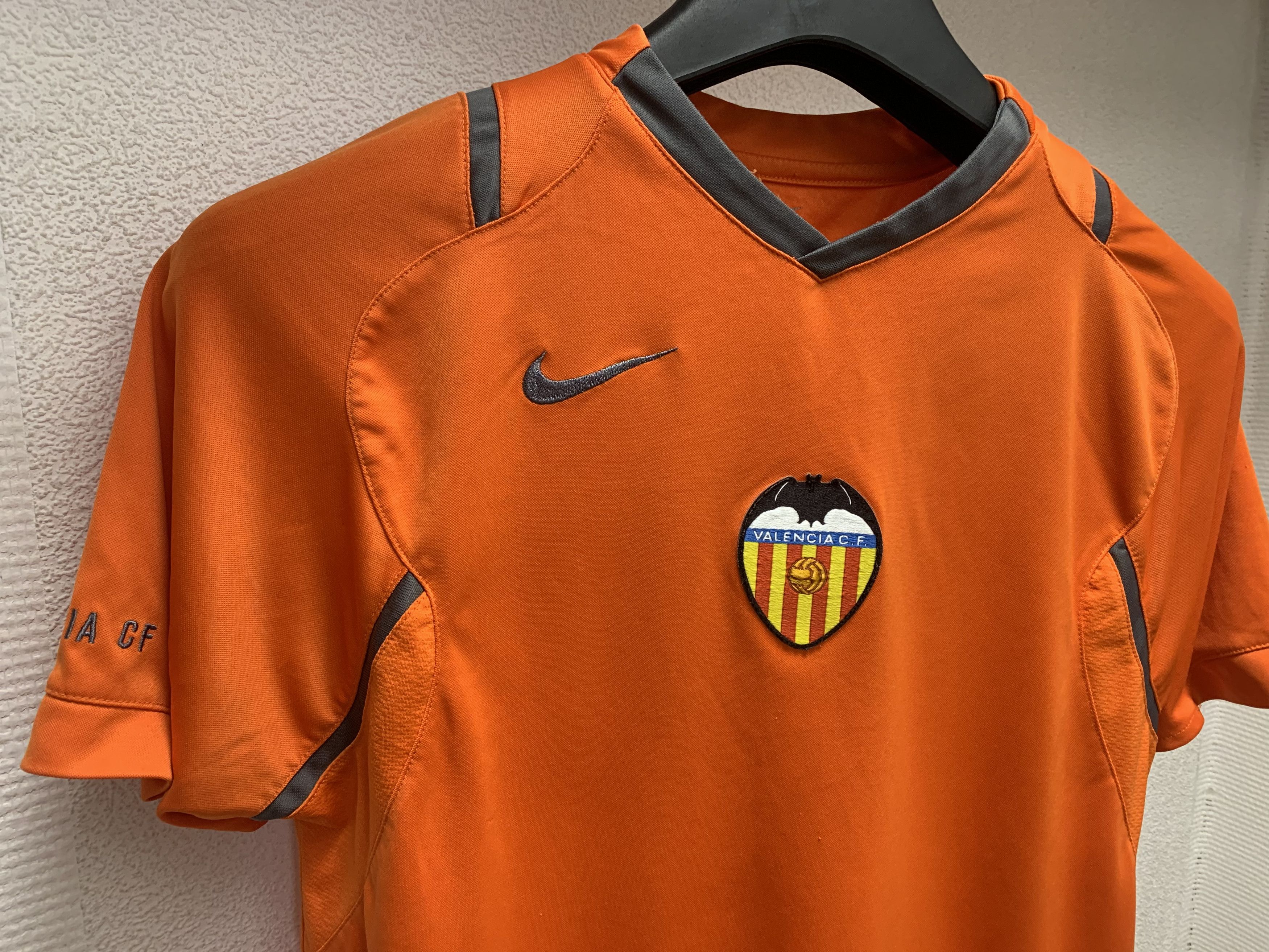 Nike Valencia Nike orange soccer jersey L size Size US L / EU 52-54 / 3 - 2 Thumbnail