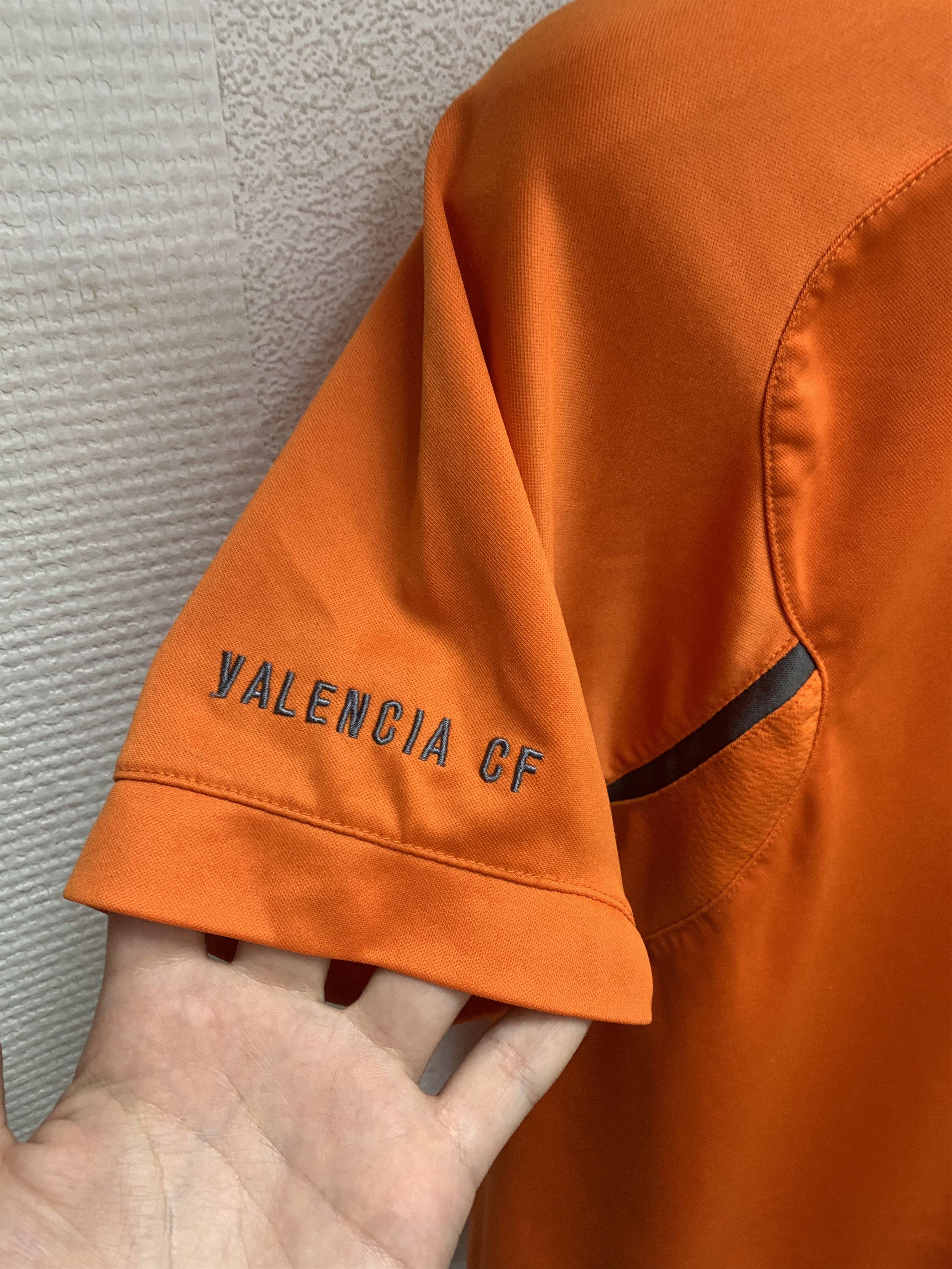 Nike Valencia Nike orange soccer jersey L size Size US L / EU 52-54 / 3 - 3 Thumbnail
