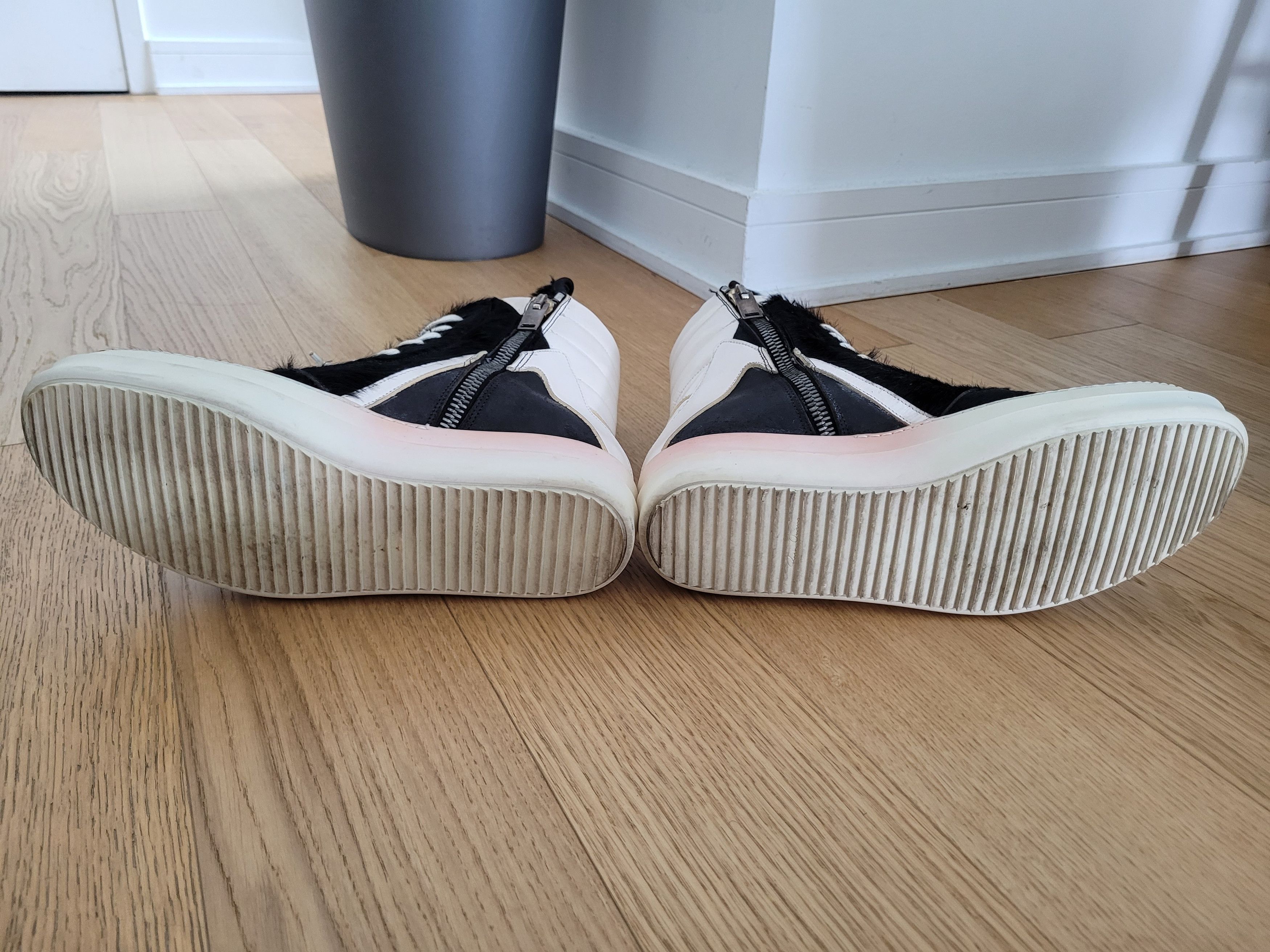 AW 13 Plinth Pony Hair Geobaskets