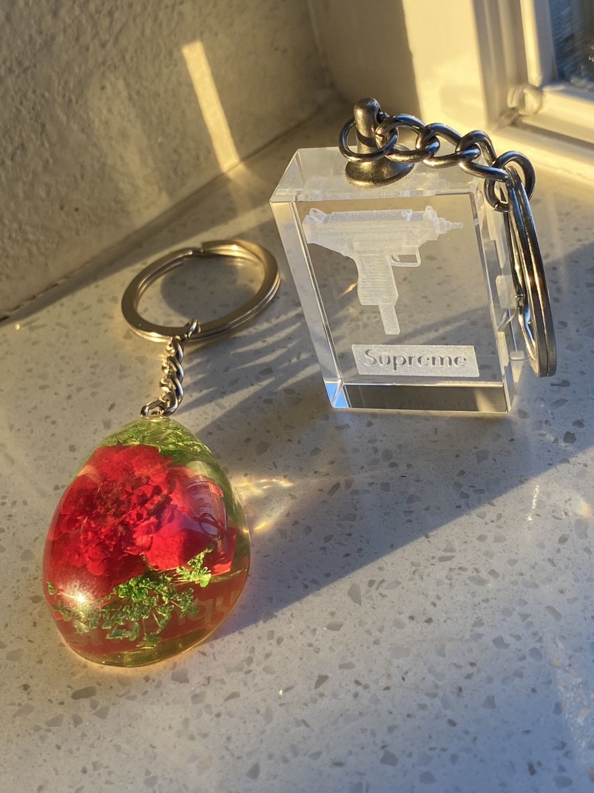 Supreme Supreme Uzi & Rose Keychain Bundle Size ONE SIZE - 2 Thumbnail